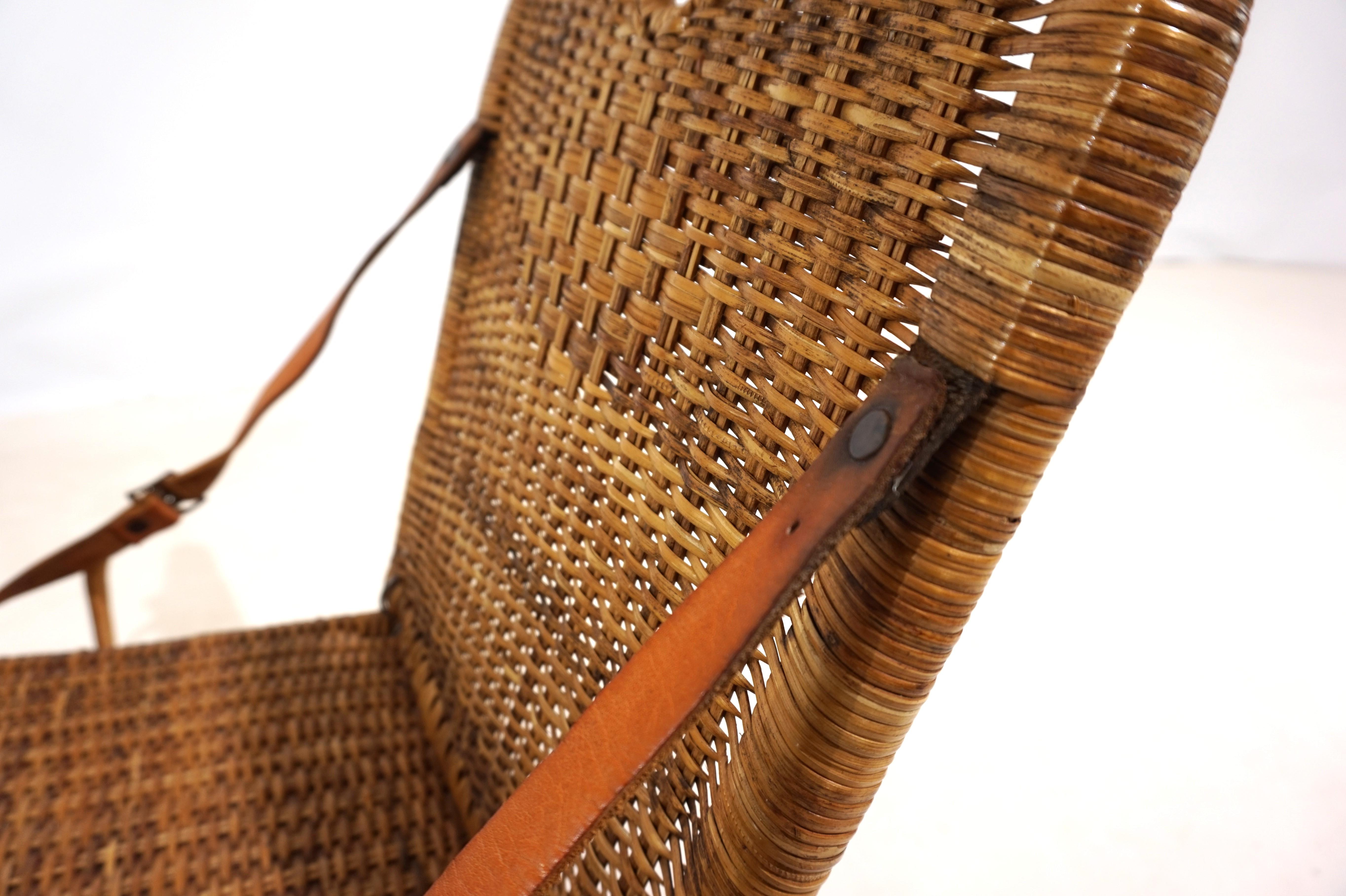 English vintage rattan beach chair 11