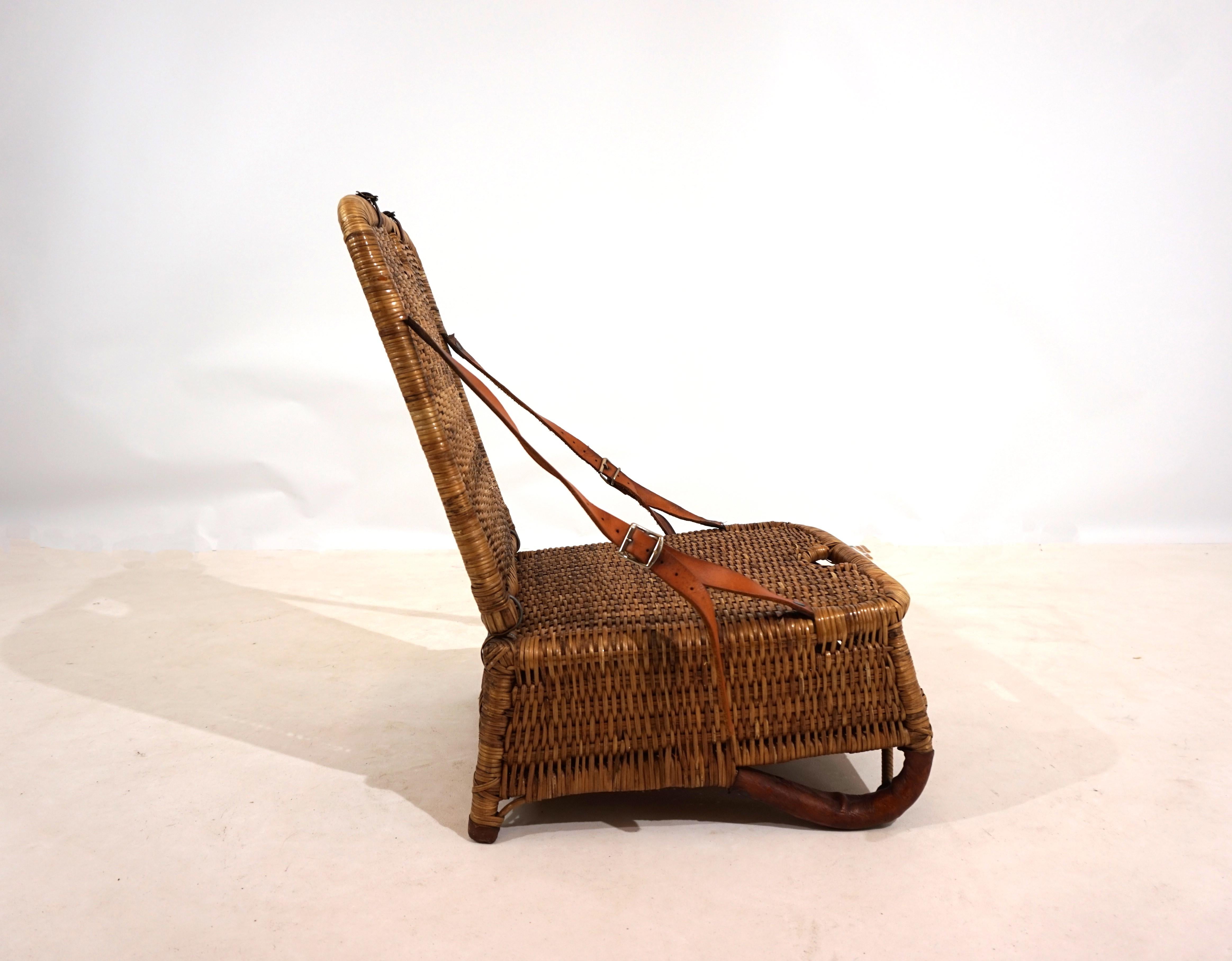 English vintage rattan beach chair For Sale 12