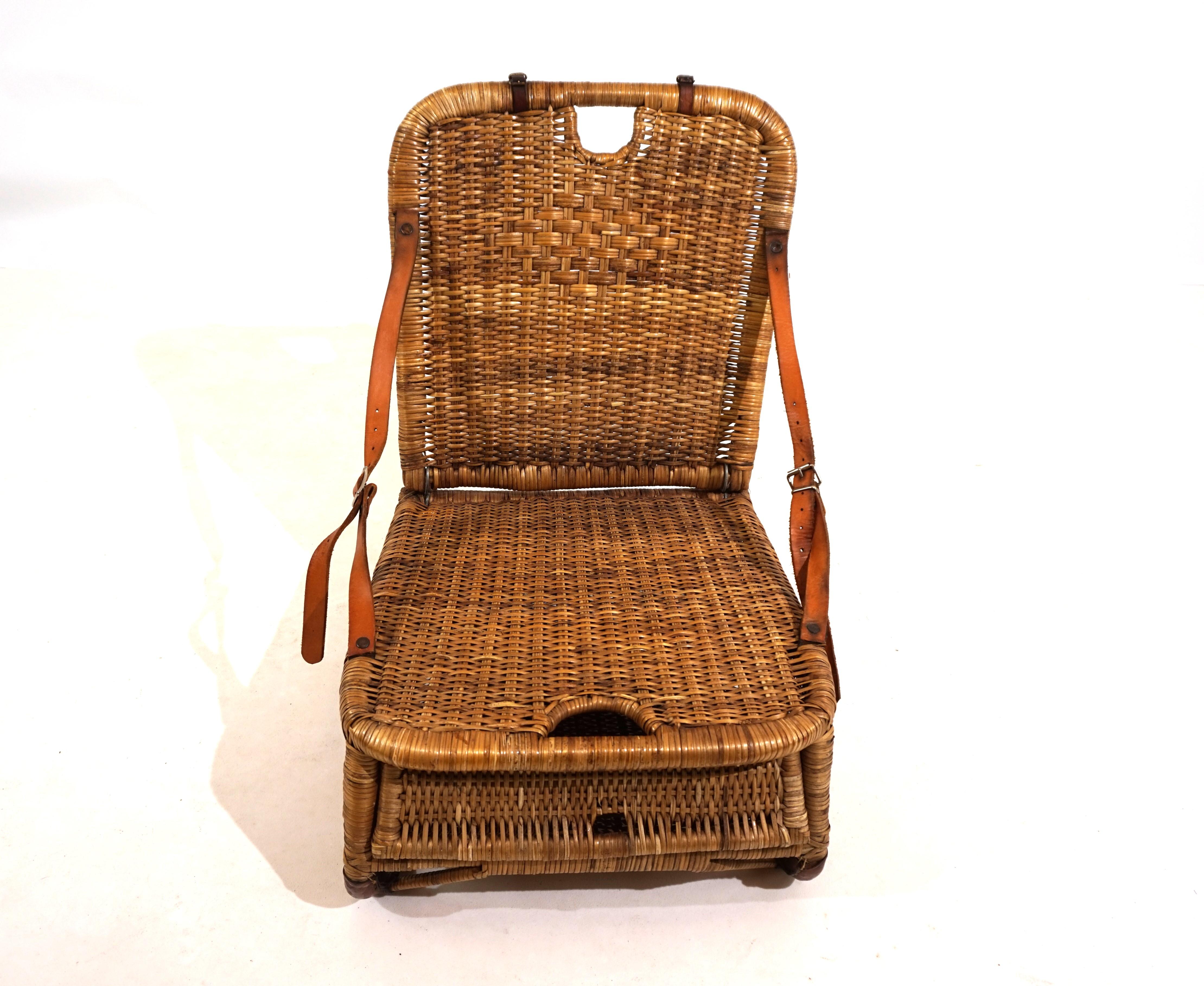 Rattan English vintage rattan beach chair For Sale