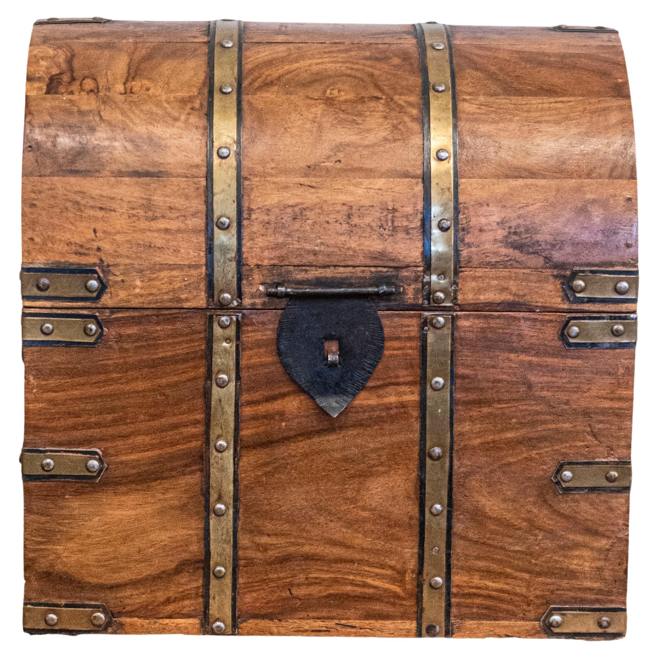 English Vintage Wooden Treasure Chest Shaped Cellarette with Brass Details For Sale