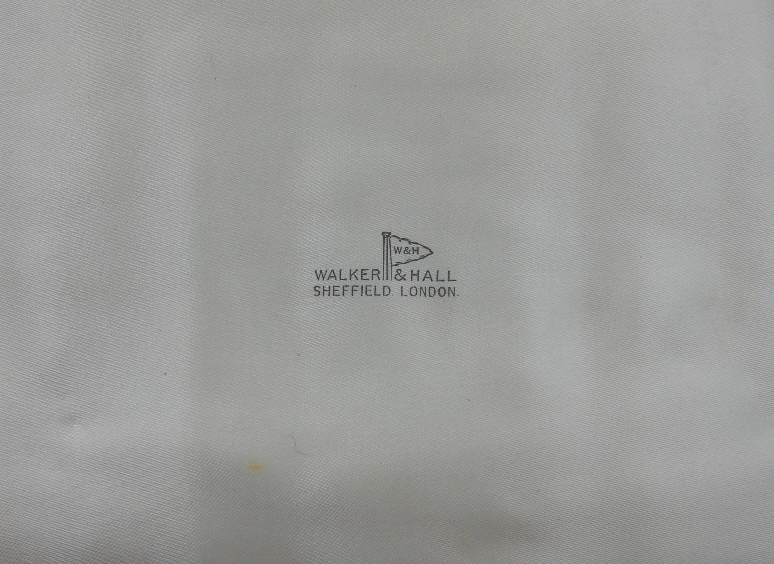 English Walker & Hall Boxed Set of Silverplate Cake or Pastry Forks In Good Condition In Los Angeles, CA