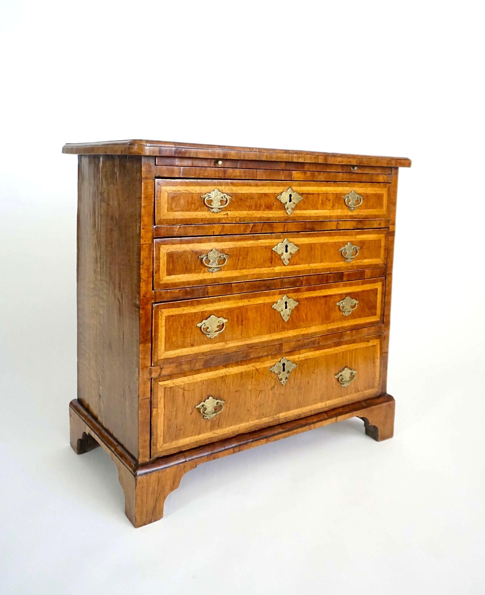 English Walnut and Satinwood Inlaid Petite Chest or Bachelor's Chest, circa 1715 For Sale 3