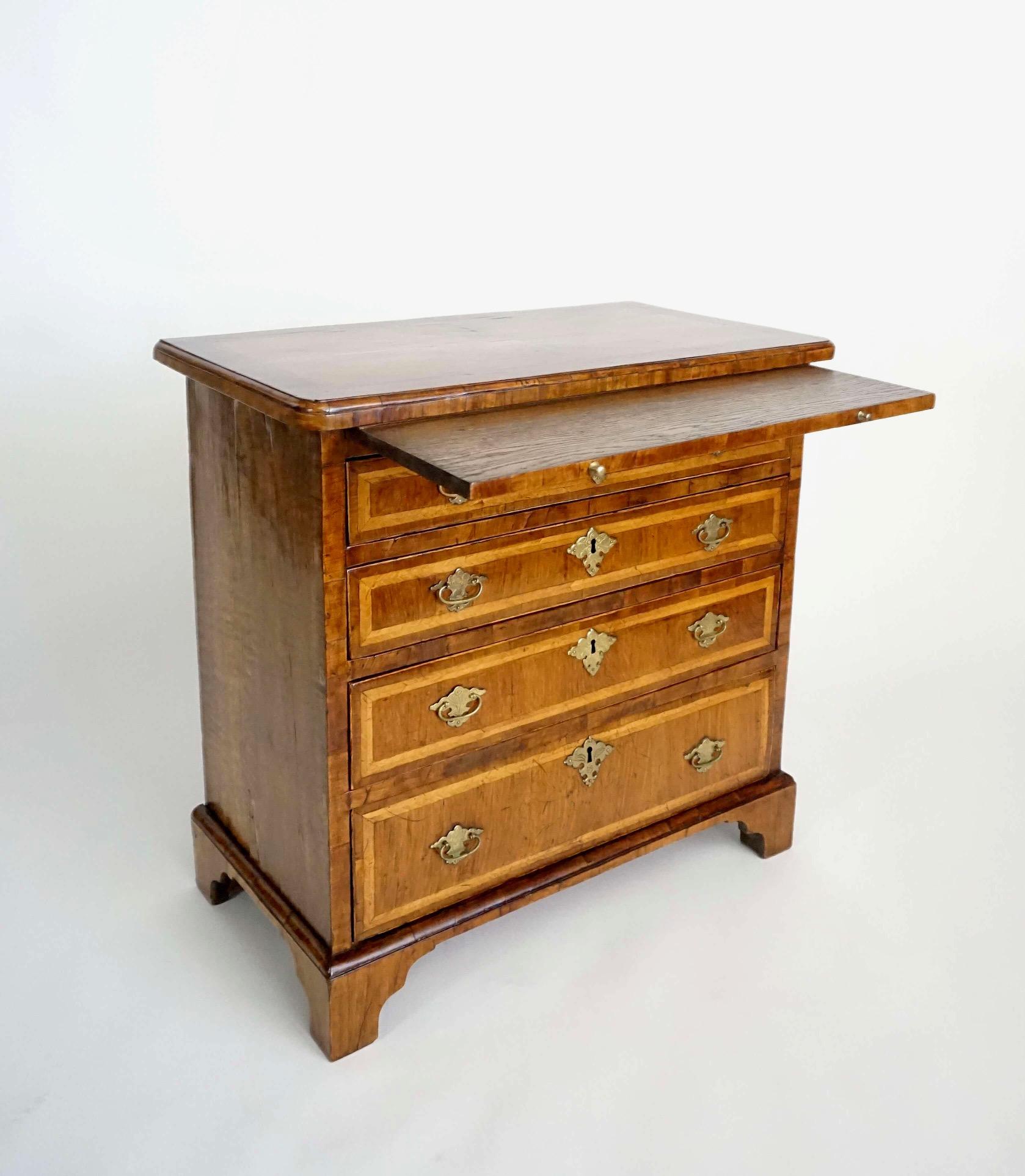 English Walnut and Satinwood Inlaid Petite Chest or Bachelor's Chest, circa 1715 For Sale 2