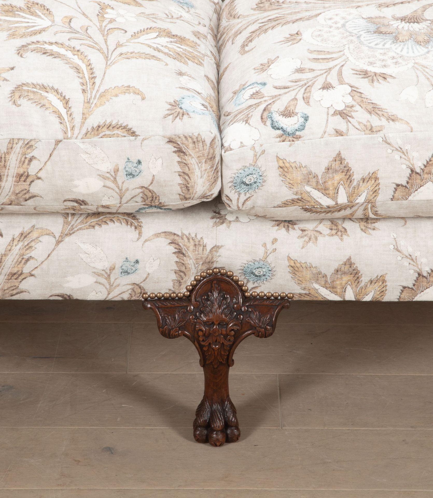 Tissu Canapé en noyer anglais à dossier camel en vente