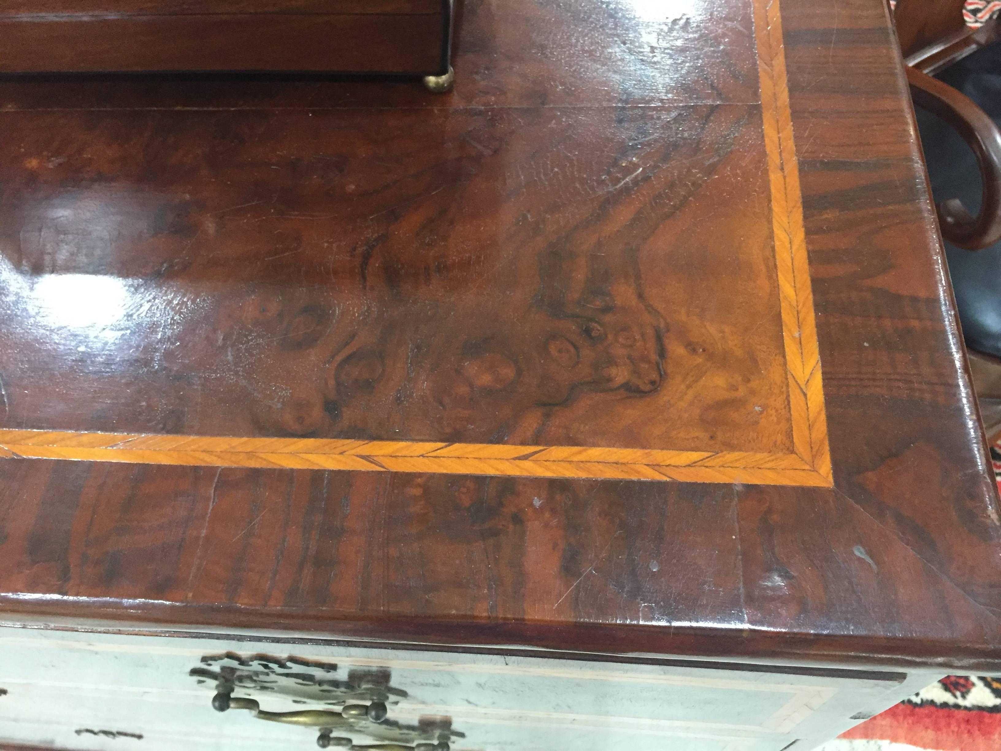 Georgian English Walnut Chest of Drawers with Satinwood Banding For Sale