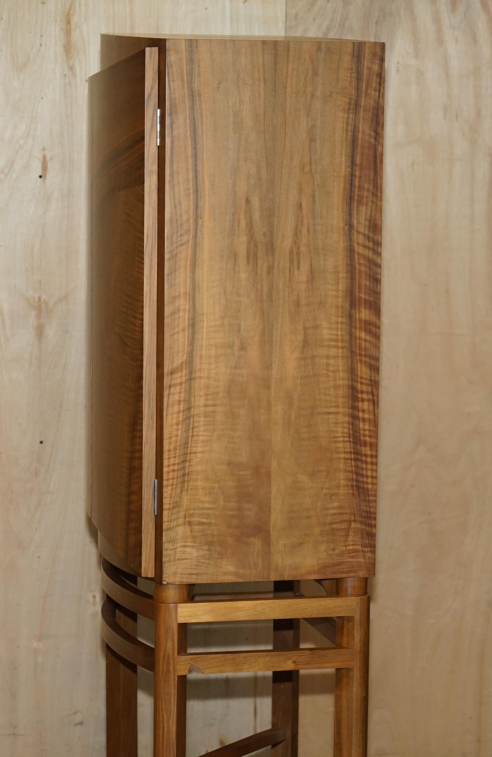 ENGLISH WALNUT DEREK ELLIOTT GLASS SHELVED DISPLAY OR DRINKS CABiNET For Sale 9