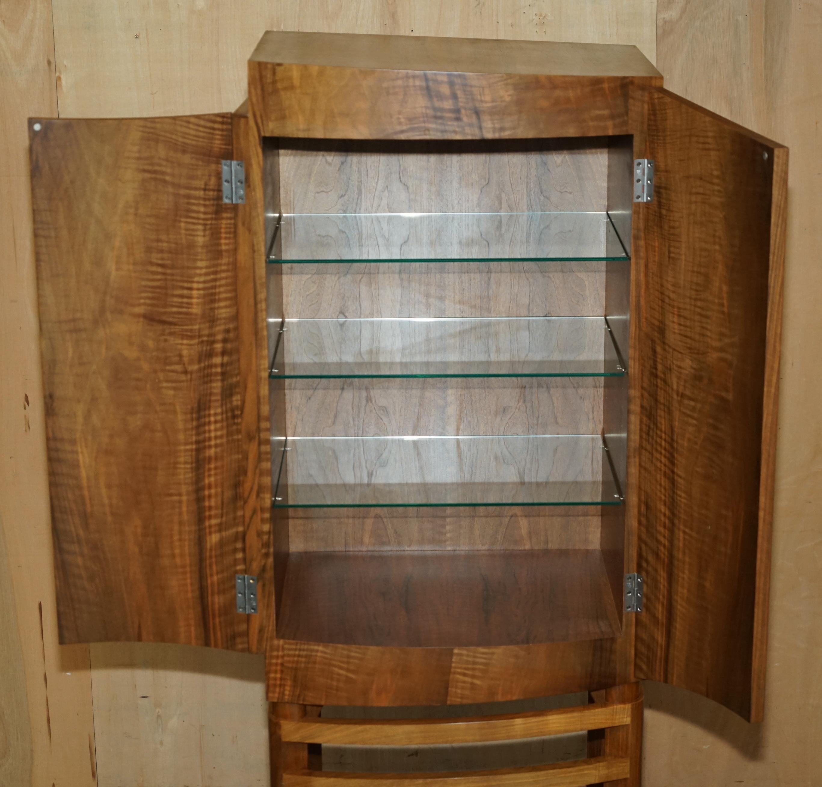 ENGLISH WALNUT DEREK ELLIOTT GLASS SHELVED DISPLAY OR DRINKS CABiNET For Sale 11