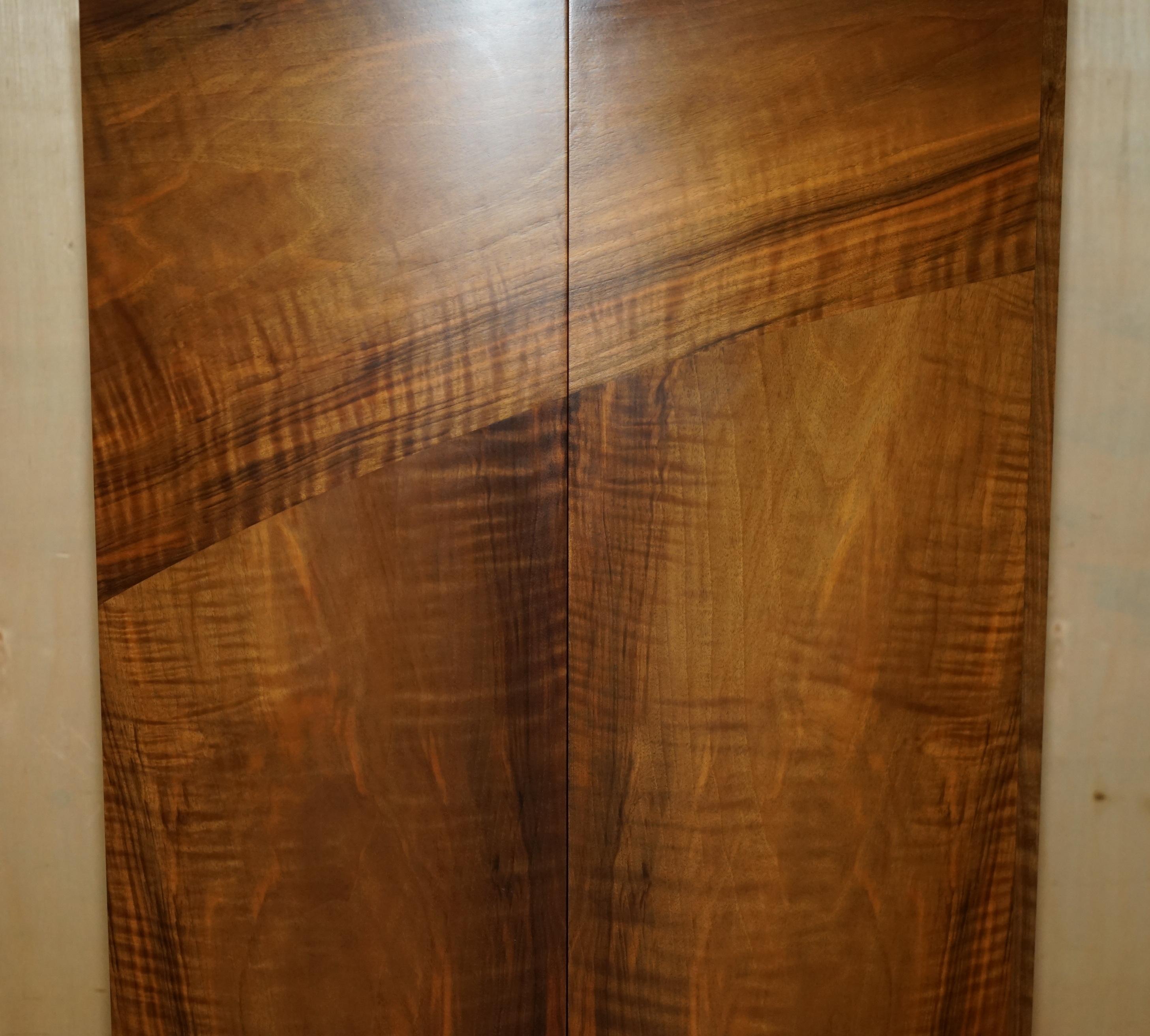 20th Century ENGLISH WALNUT DEREK ELLIOTT GLASS SHELVED DISPLAY OR DRINKS CABiNET For Sale