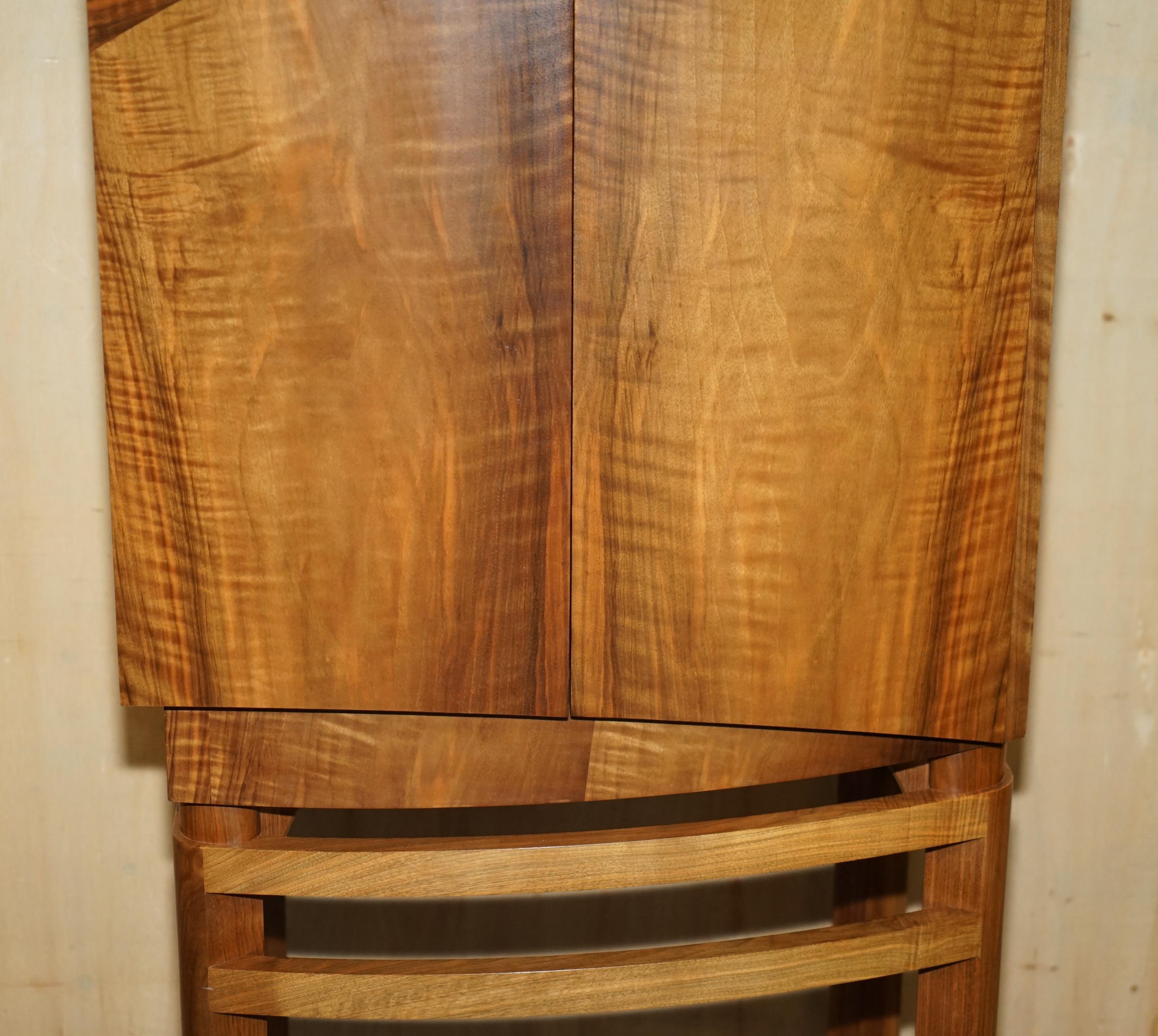 Glass ENGLISH WALNUT DEREK ELLIOTT GLASS SHELVED DISPLAY OR DRINKS CABiNET For Sale