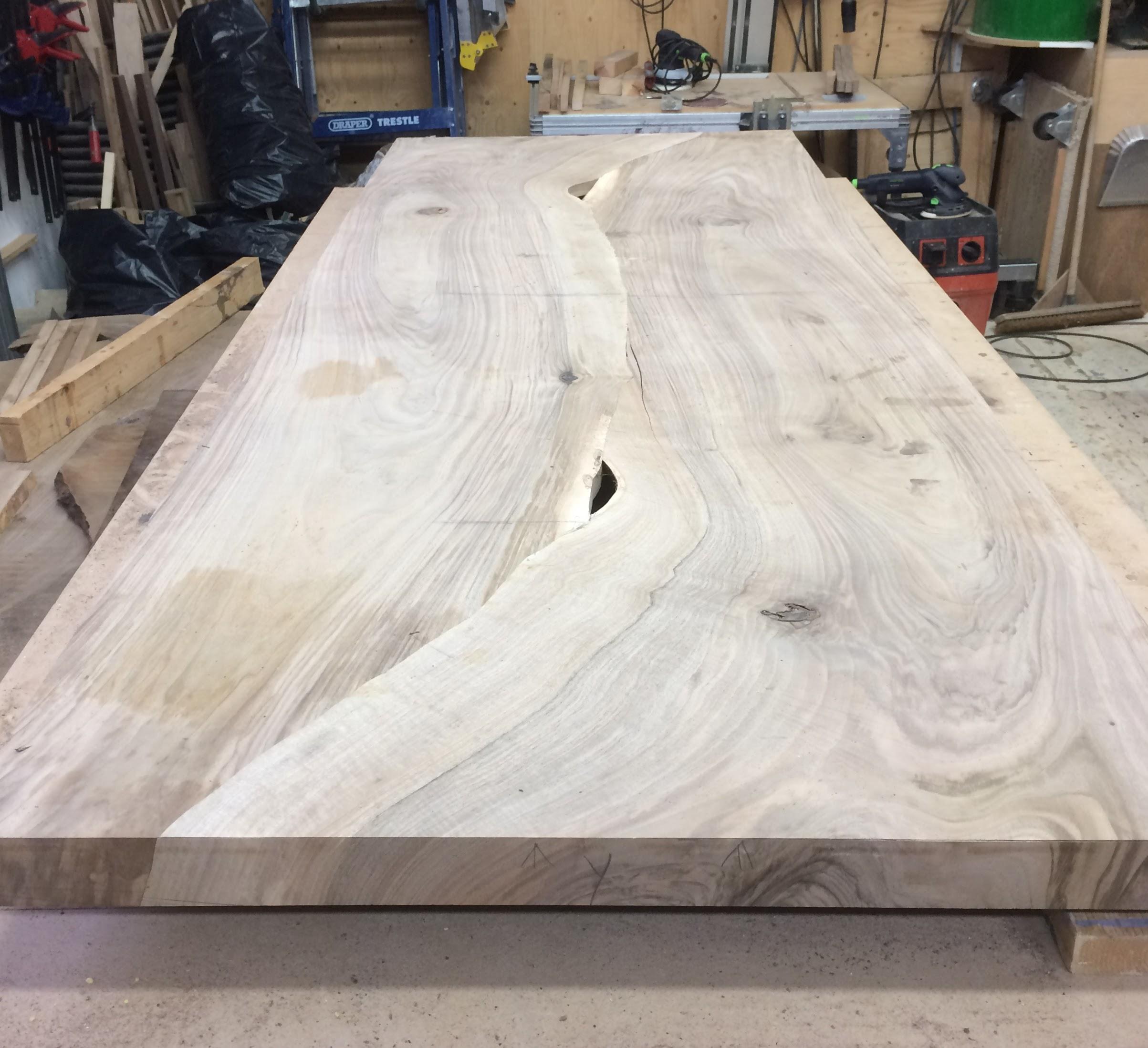 Trapeze leg English Walnut Dining Table by Jonathan Field.  In New Condition For Sale In London, GB