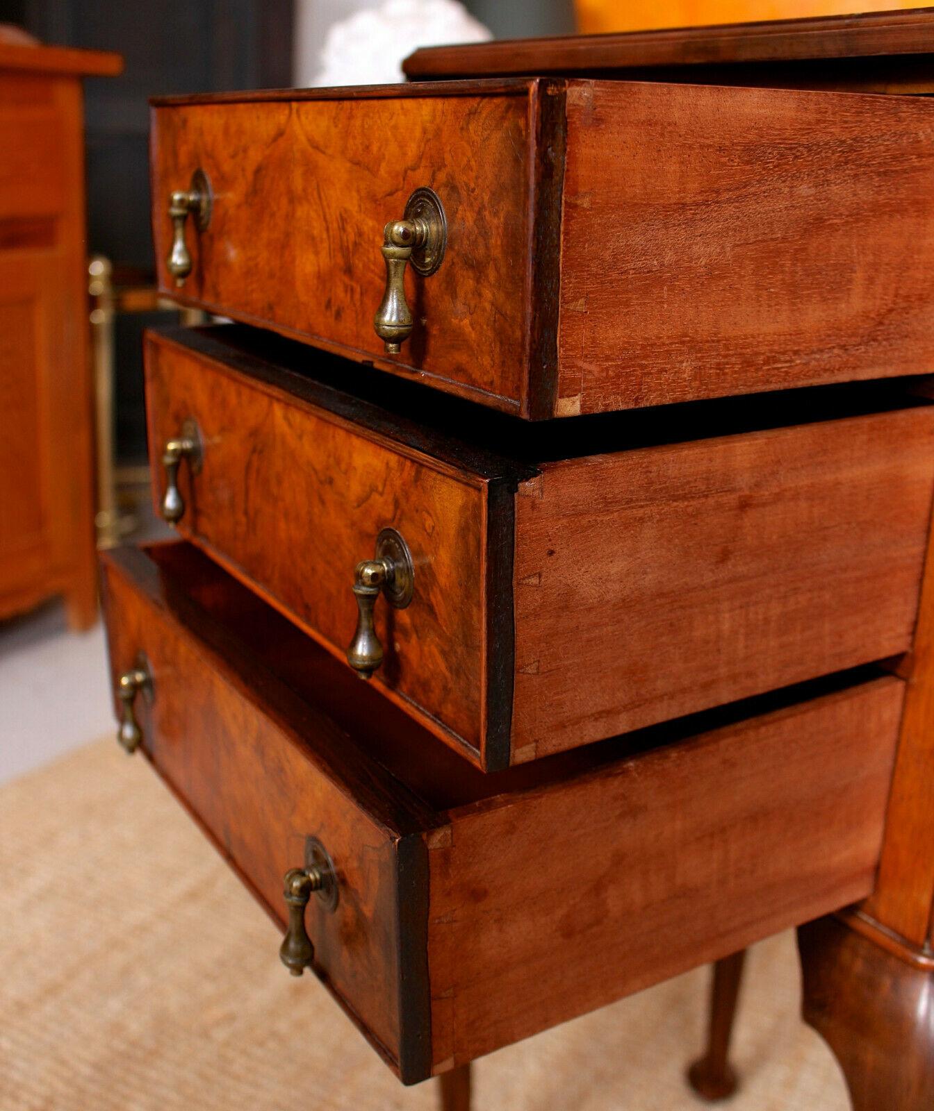 English Walnut Drop Leaf Chest of Drawers 19th, Century For Sale 4