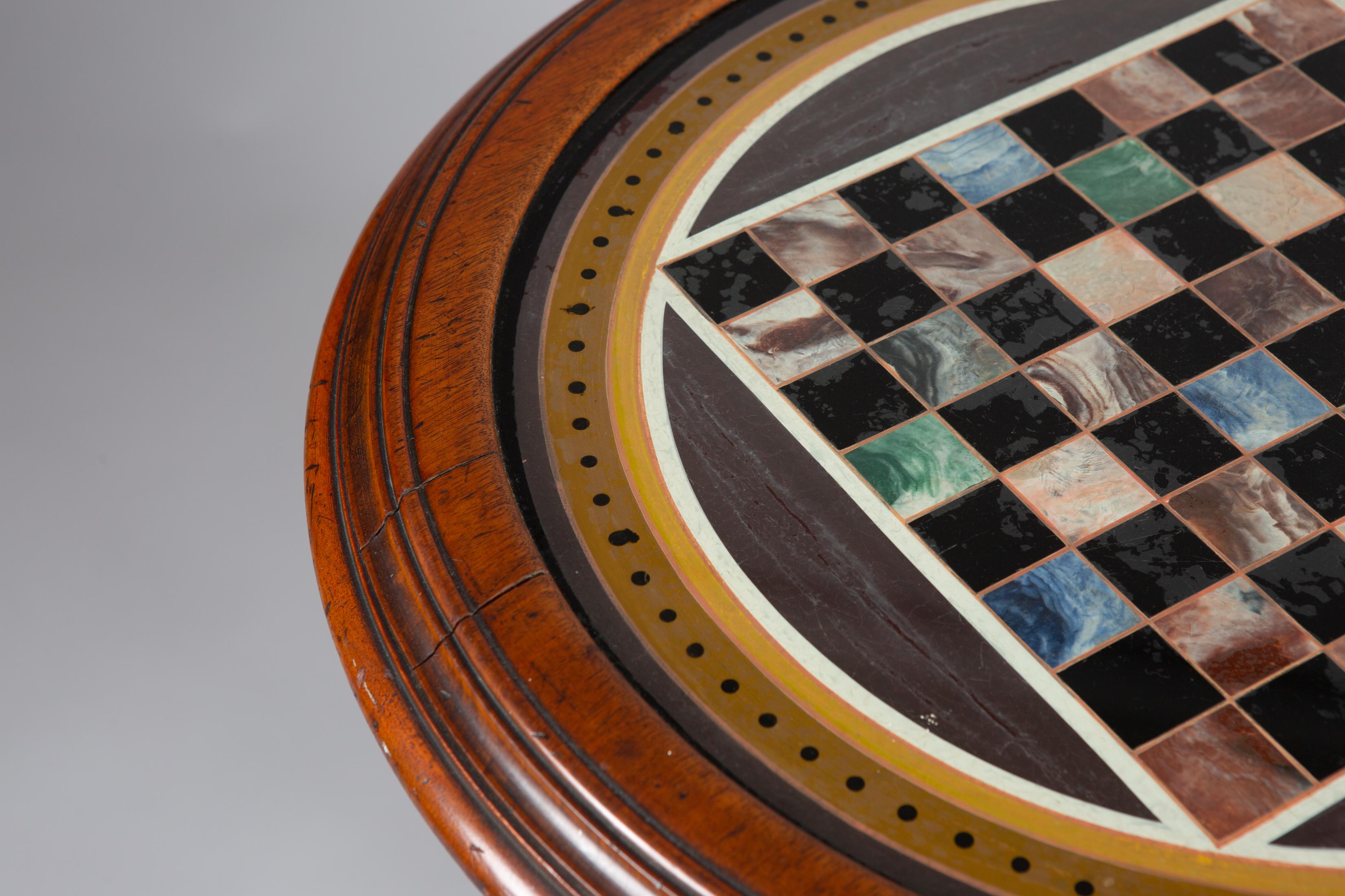 XIXe siècle Table de jeux en noyer anglais en vente