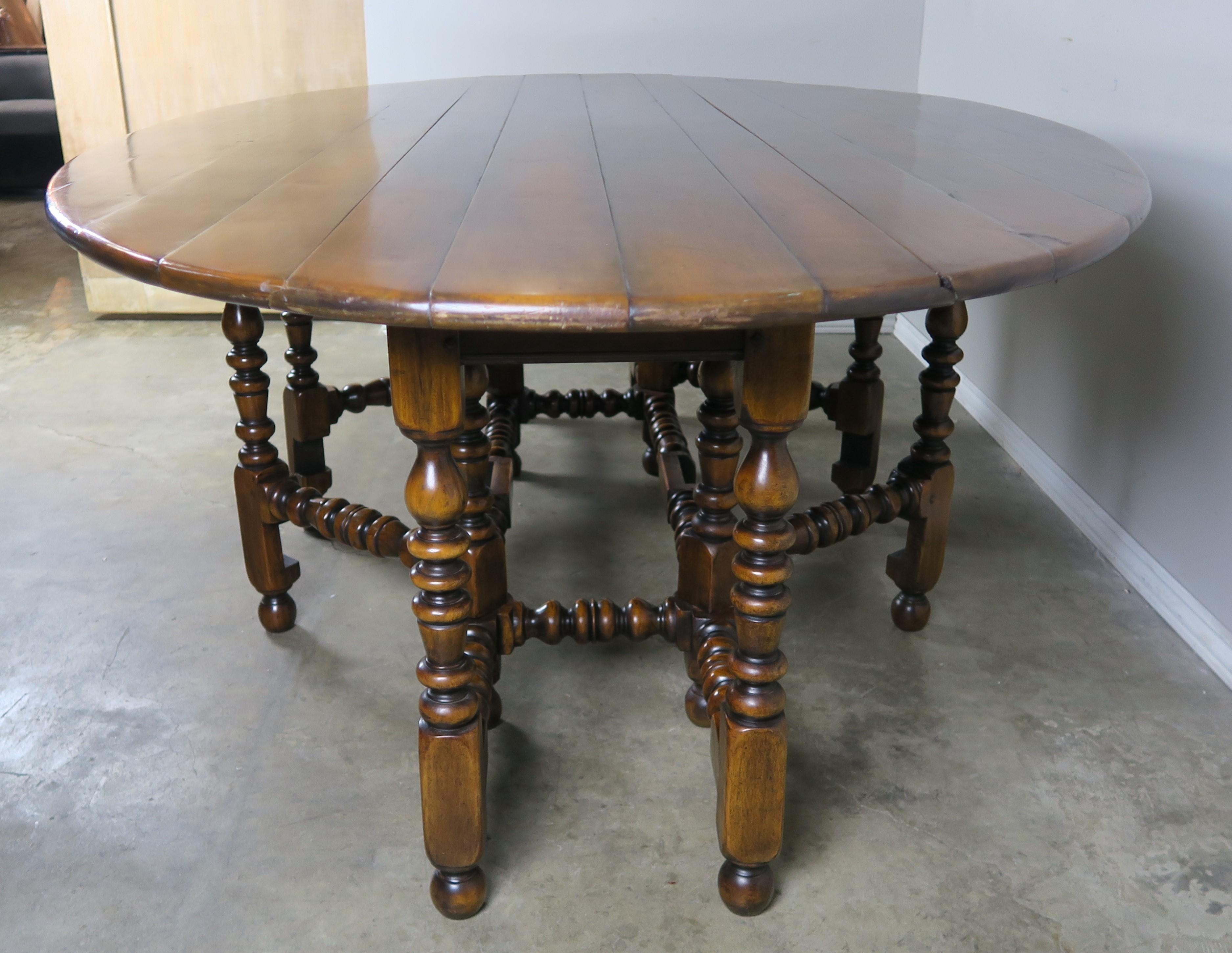 English Walnut Gate-Leg Drop-Leaf Table In Distressed Condition In Los Angeles, CA