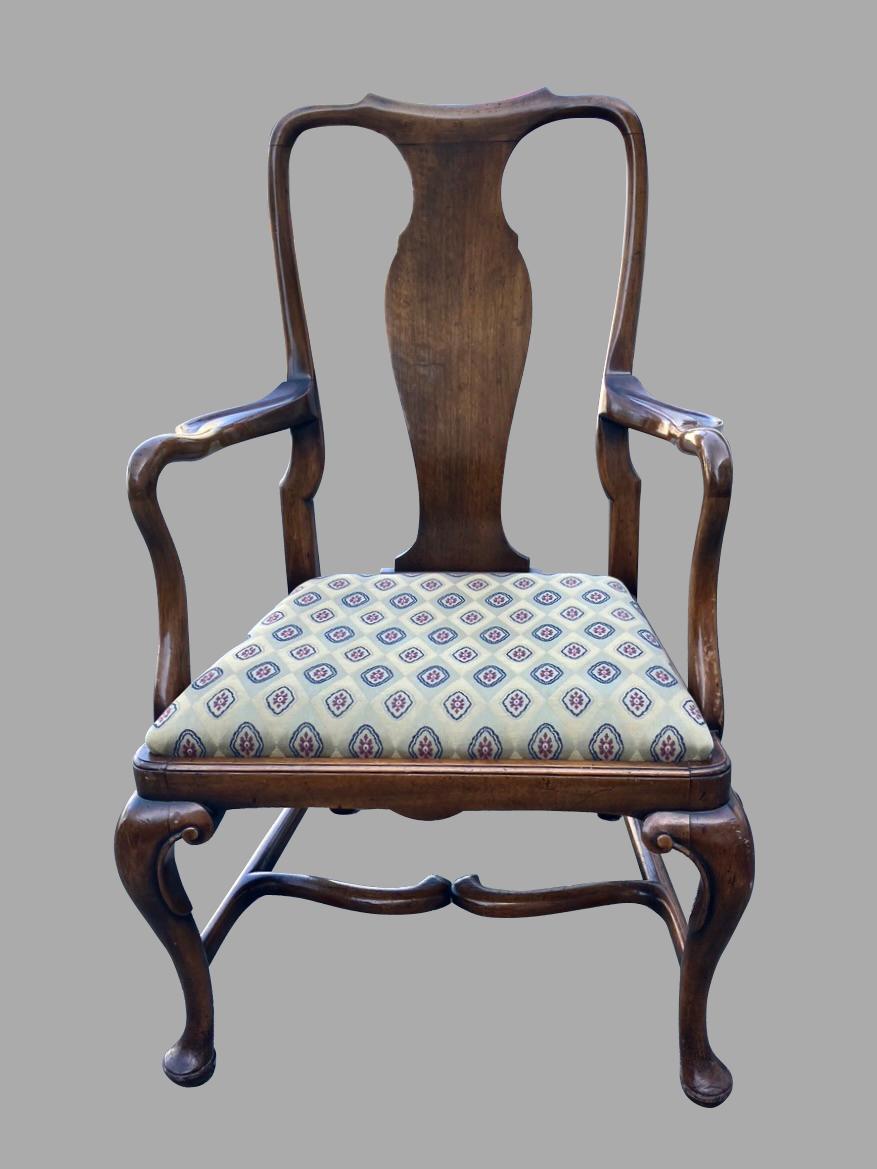 English Walnut George II Style Open Armchair of Large Scale In Good Condition For Sale In San Francisco, CA