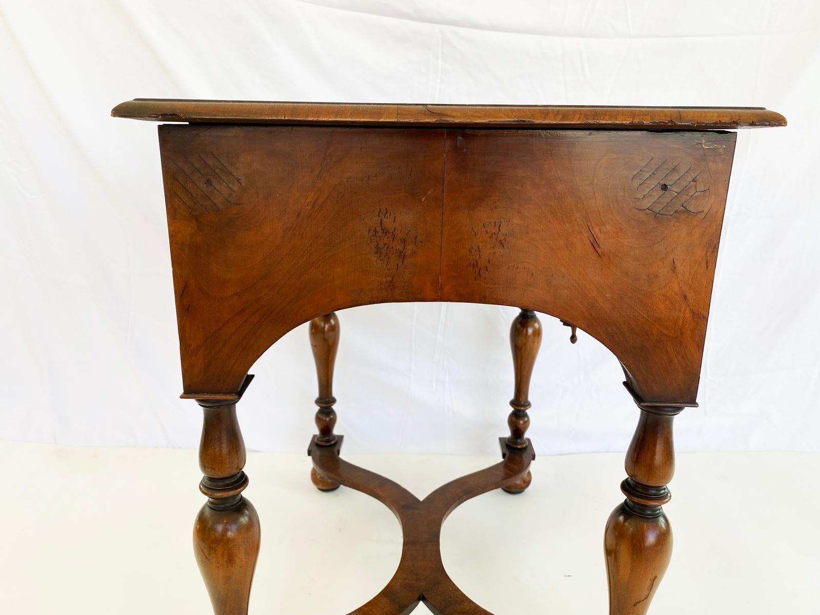 English Walnut Lowboy with Seaweed Marquetry Inlay and Cross Banded Top In Good Condition In West Palm Beach, FL