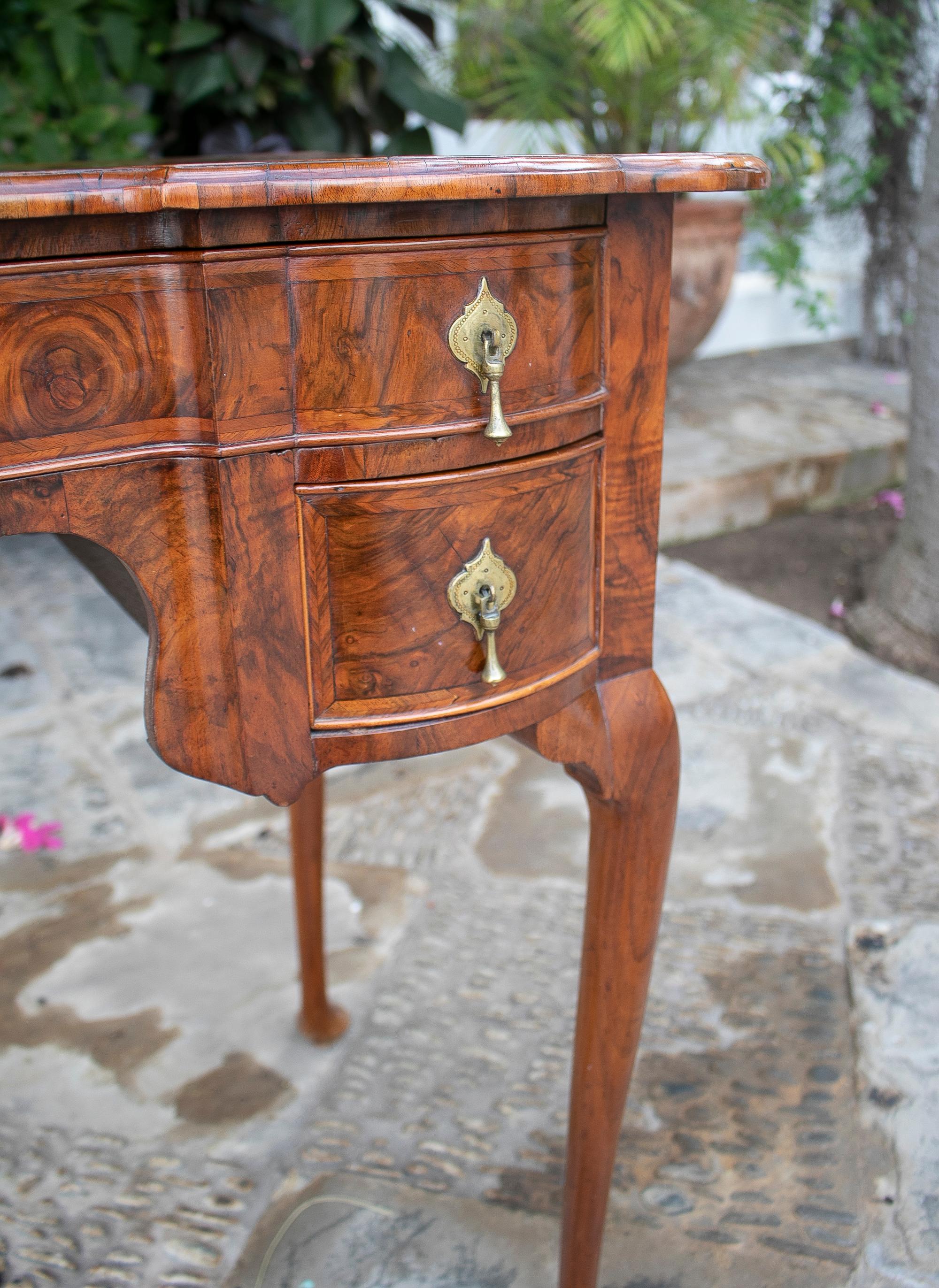 English Walnut Root Desk with Drawers and Bronze Decorations For Sale 8