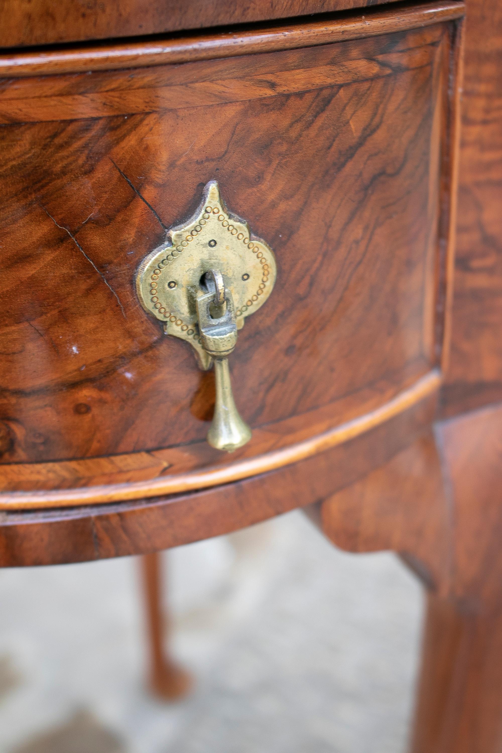 English Walnut Root Desk with Drawers and Bronze Decorations For Sale 10