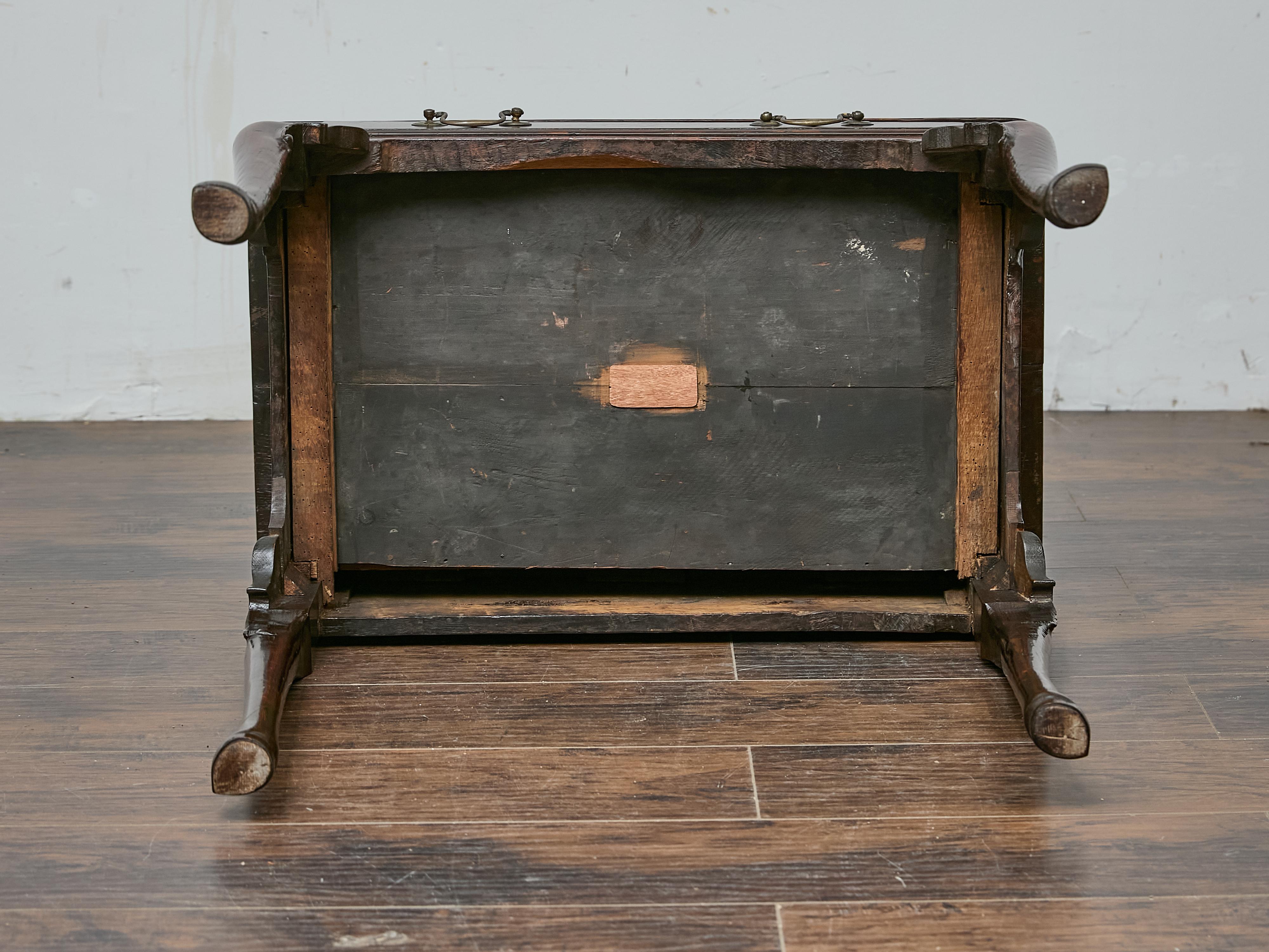 English Walnut Side Table, Circa 1800, with Drawer and Cabriole Legs For Sale 4