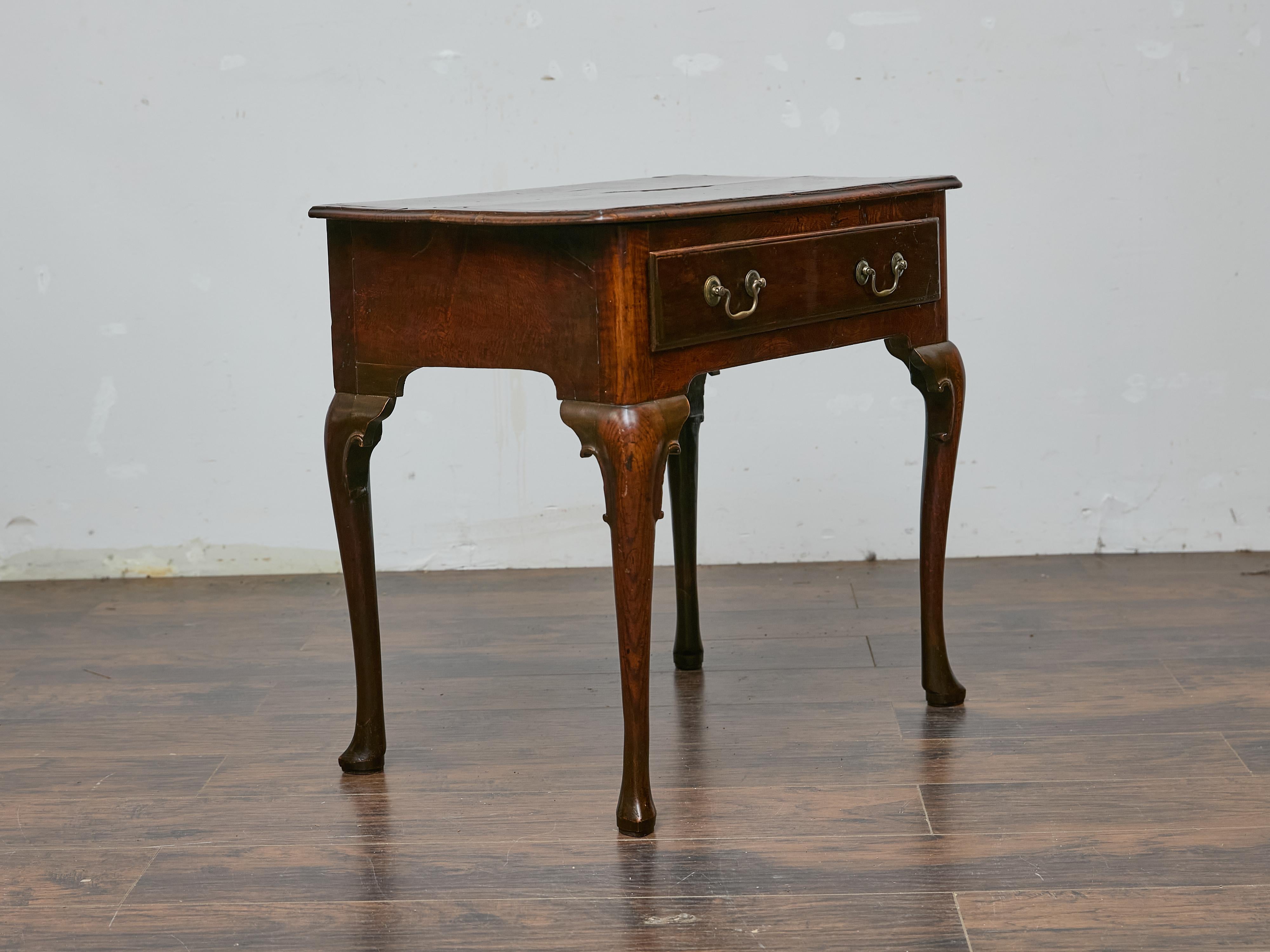 English Walnut Side Table, Circa 1800, with Drawer and Cabriole Legs In Good Condition For Sale In Atlanta, GA