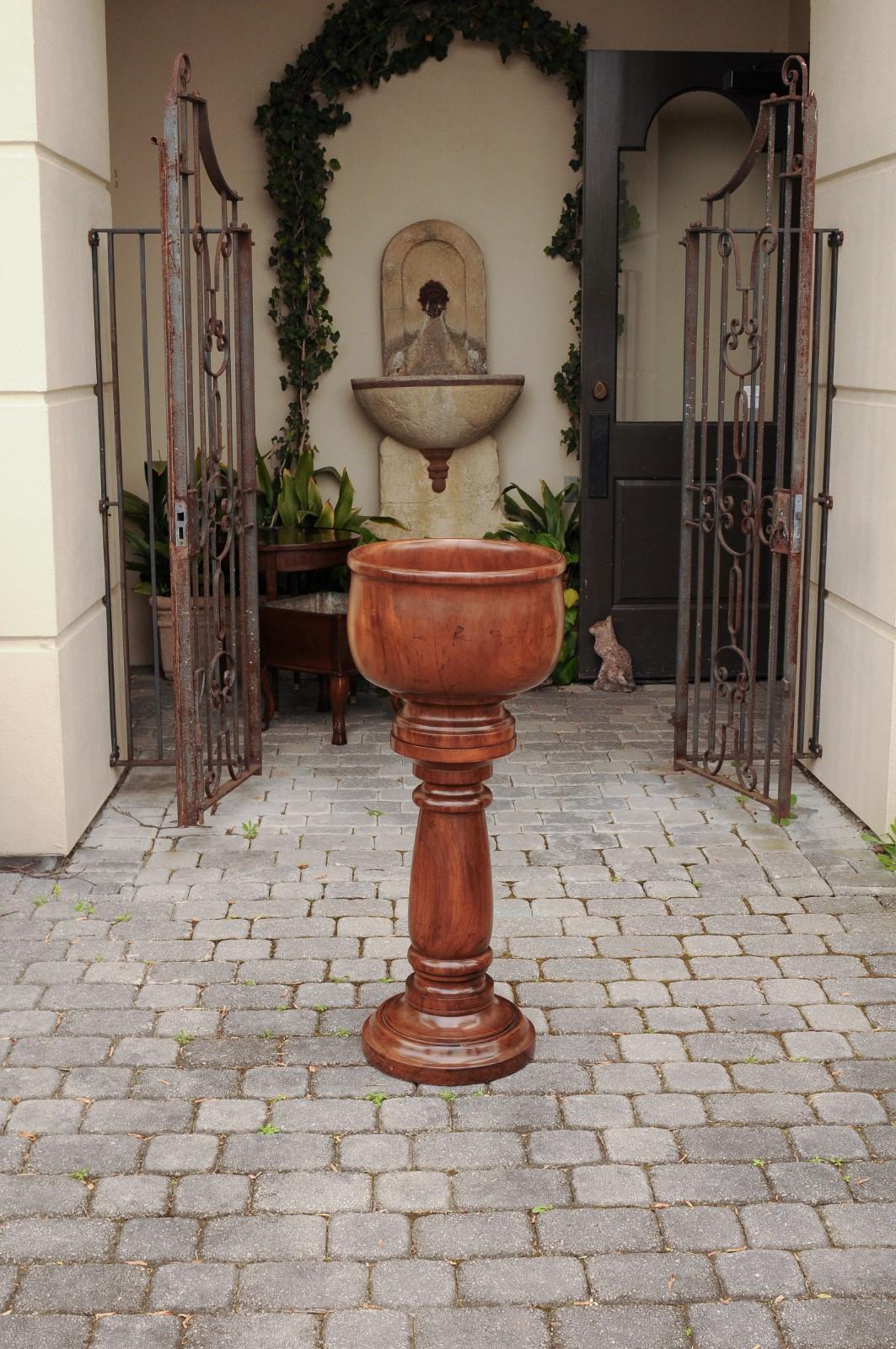 English Walnut Treenware Bowl Resting on Turned Pedestal, circa 1880 For Sale 3