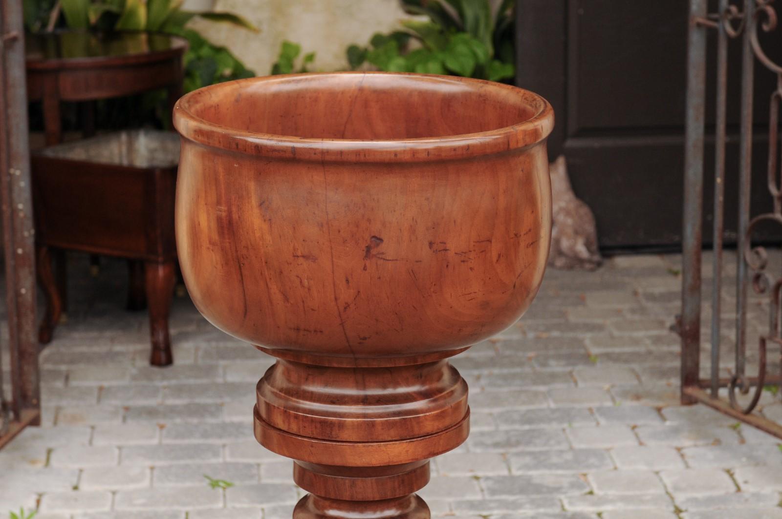 English Walnut Treenware Bowl Resting on Turned Pedestal, circa 1880 4