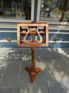 Leggio telescopico in legno di noce inglese, con base originale. Portacandele, C.I.C. 1820