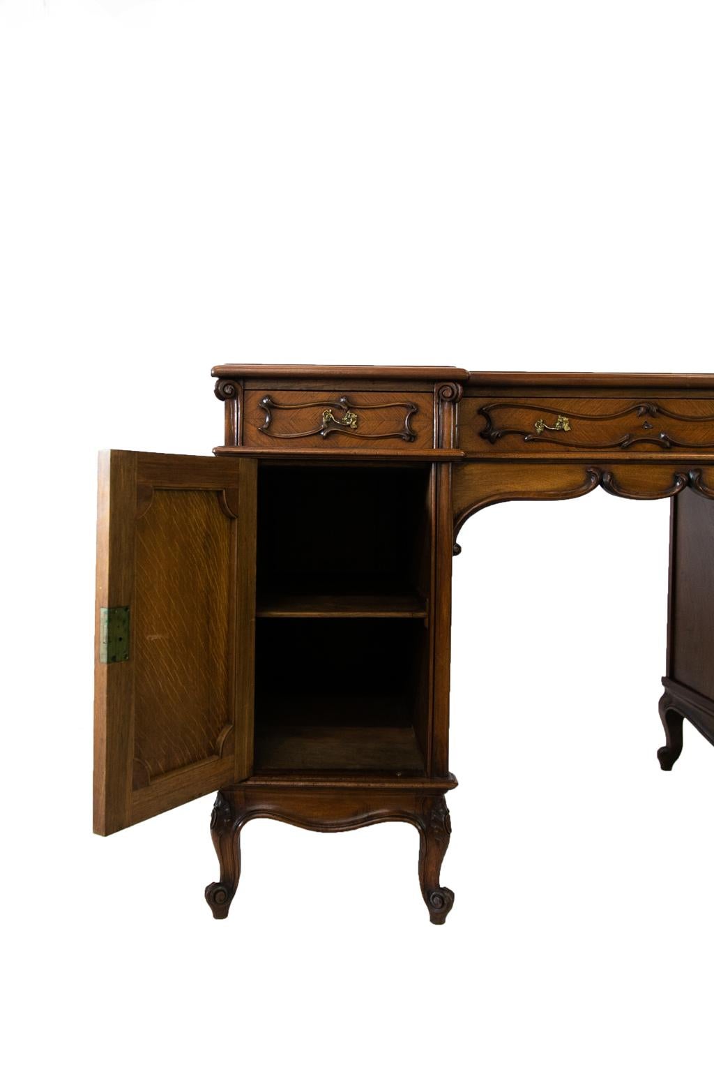 English Walnut Two Pedestal Desk For Sale 1