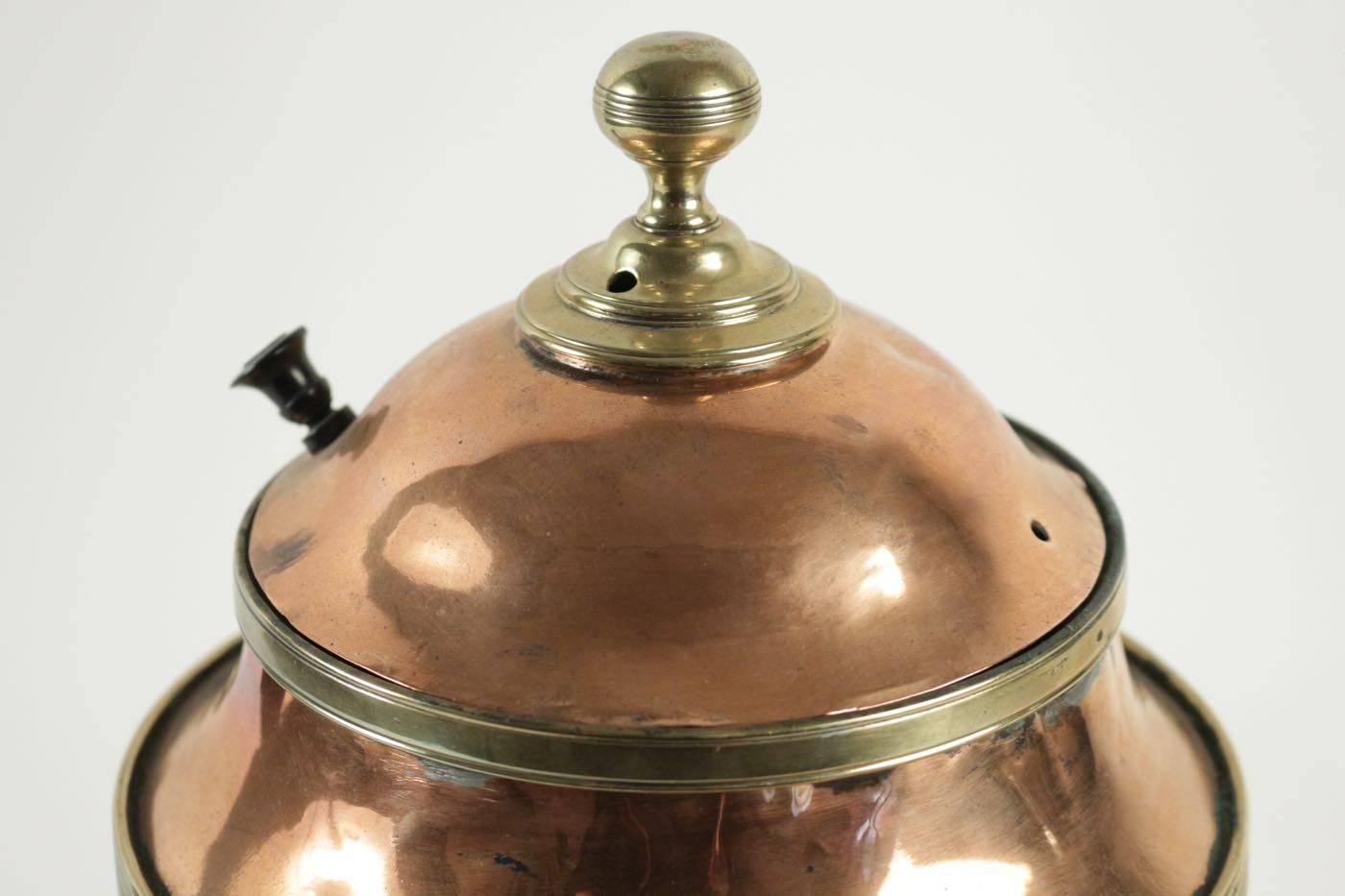Early 19th Century English Water Warmer and Dispenser in Copper and Brass