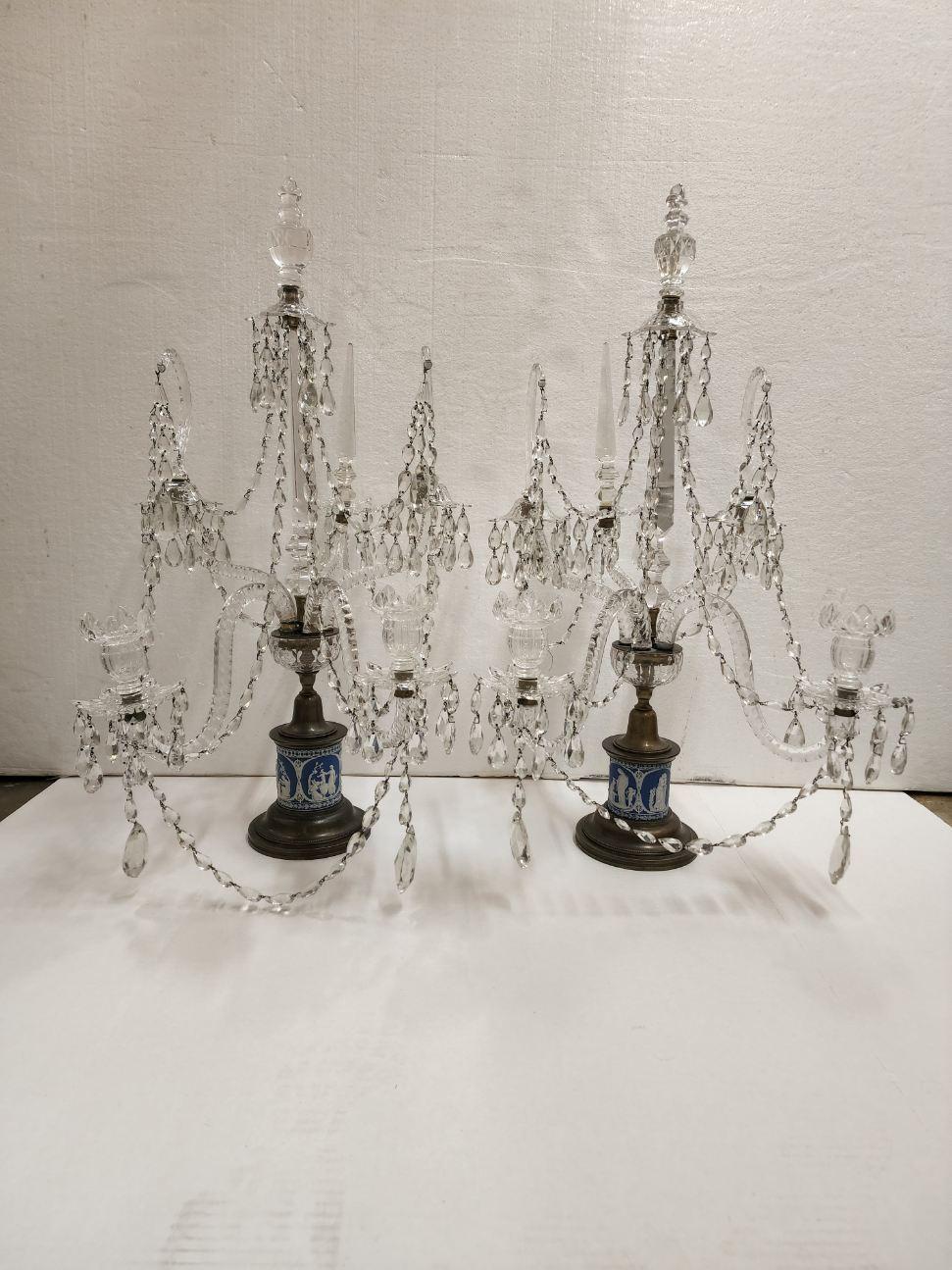 English Wedgewood candelabra 19th century 
Crystal 
Measures: 30'H 16'W 16'D.