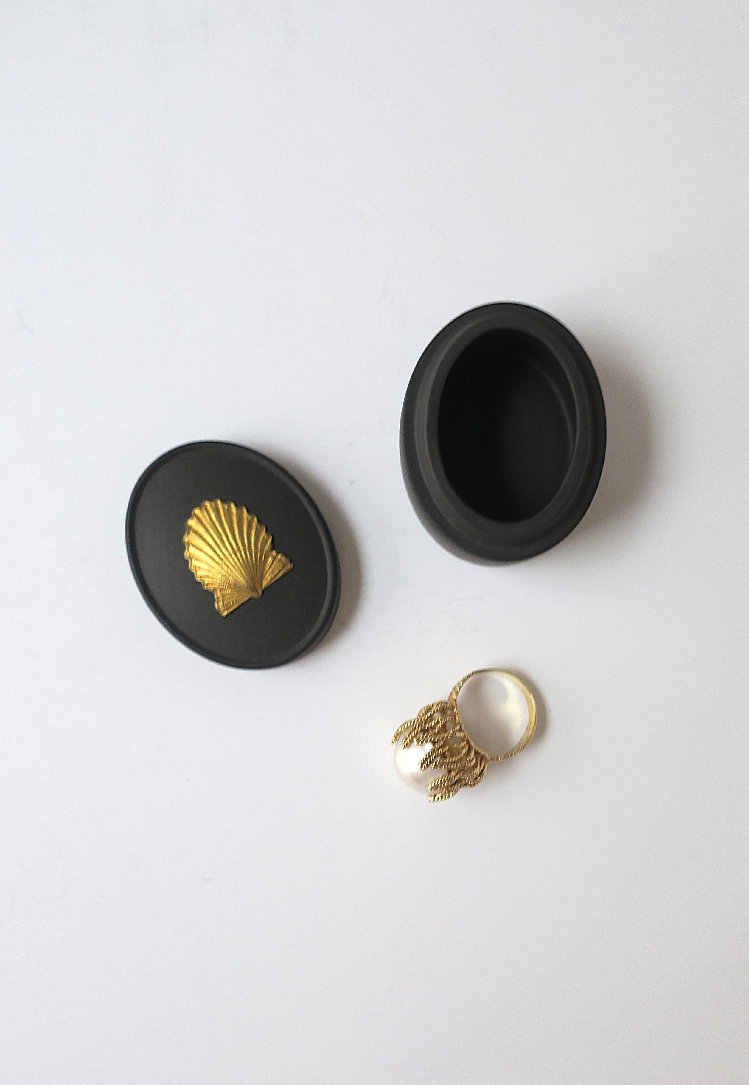 Unglazed English Wedgwood Basalt Jasperware Scallop Seashell Box, circa 1980s For Sale