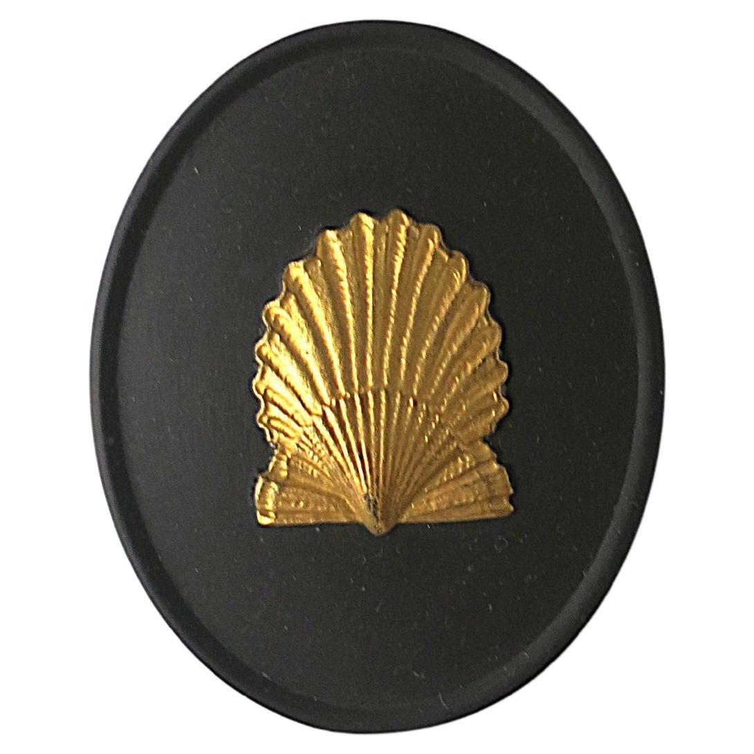 English Wedgwood Basalt Jasperware Scallop Seashell Box, circa 1980s For Sale