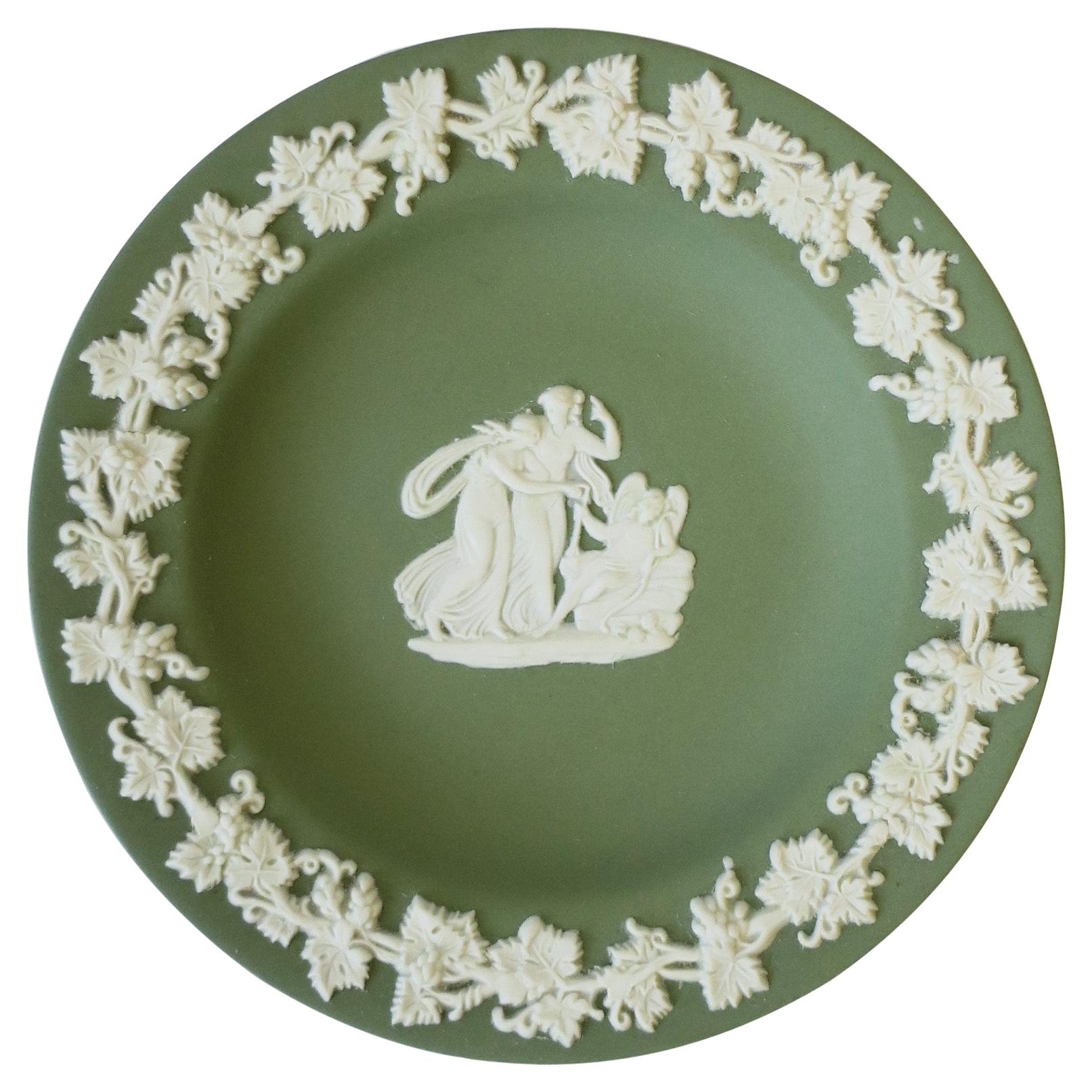 English Wedgwood Jasperware Jewelry Dish with Neoclassical Design