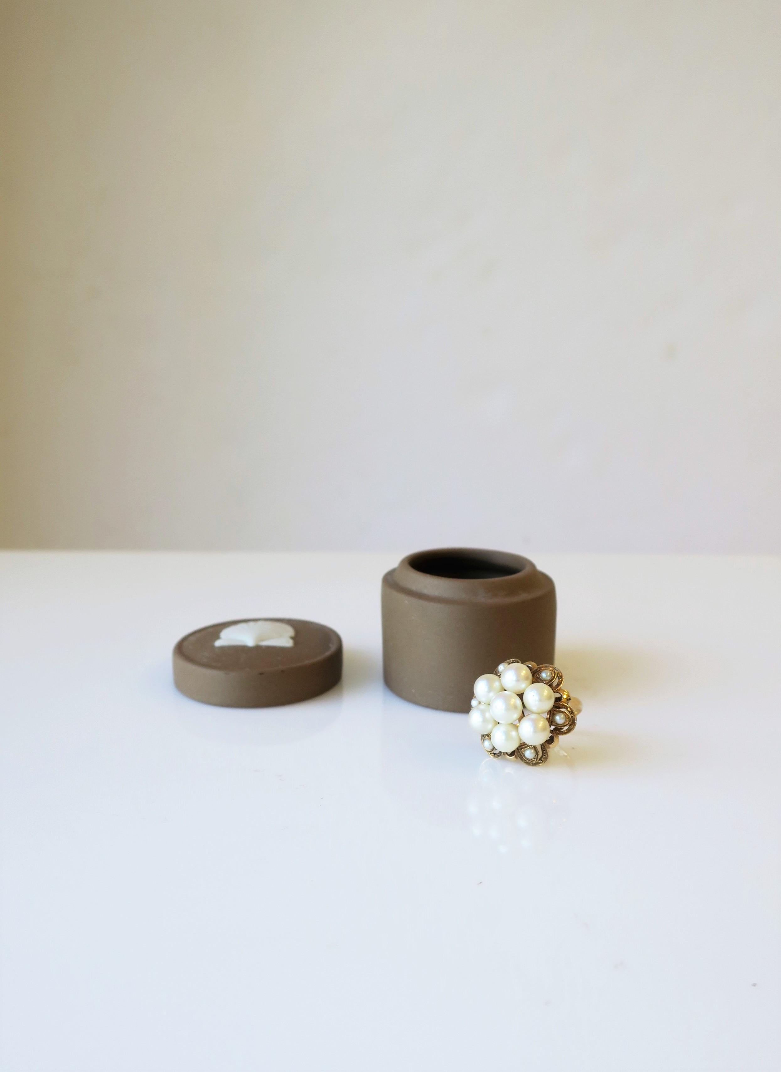 Ceramic Wedgwood Jasperware Box with Scallop Seashell Design