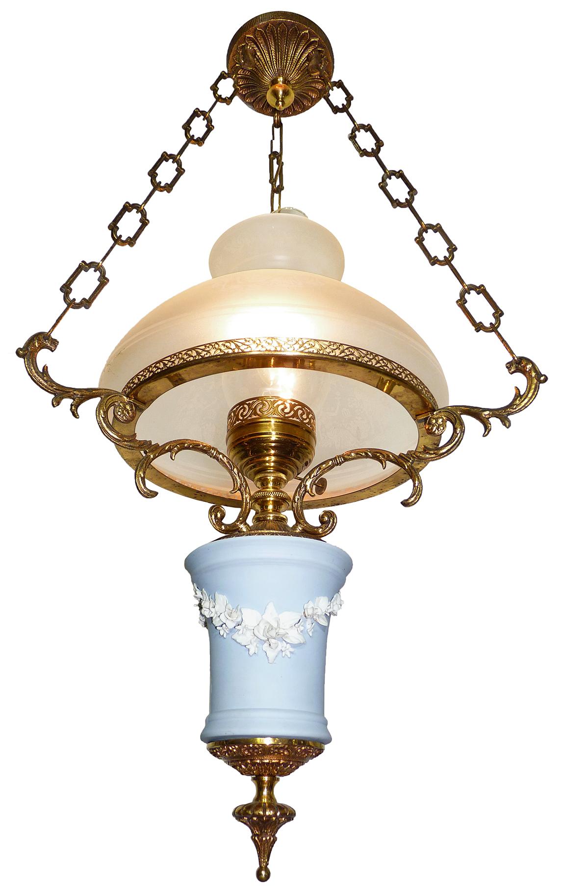 Adorable English Wedgwood porcelain chandelier gilt bronze Victorian library hanging oil lamp
with etched glass shade and sculpted roses applique porcelain.
Materials: Etched glass or porcelain or solid gilt bronze

Measures:
Diameter 19.8 in /