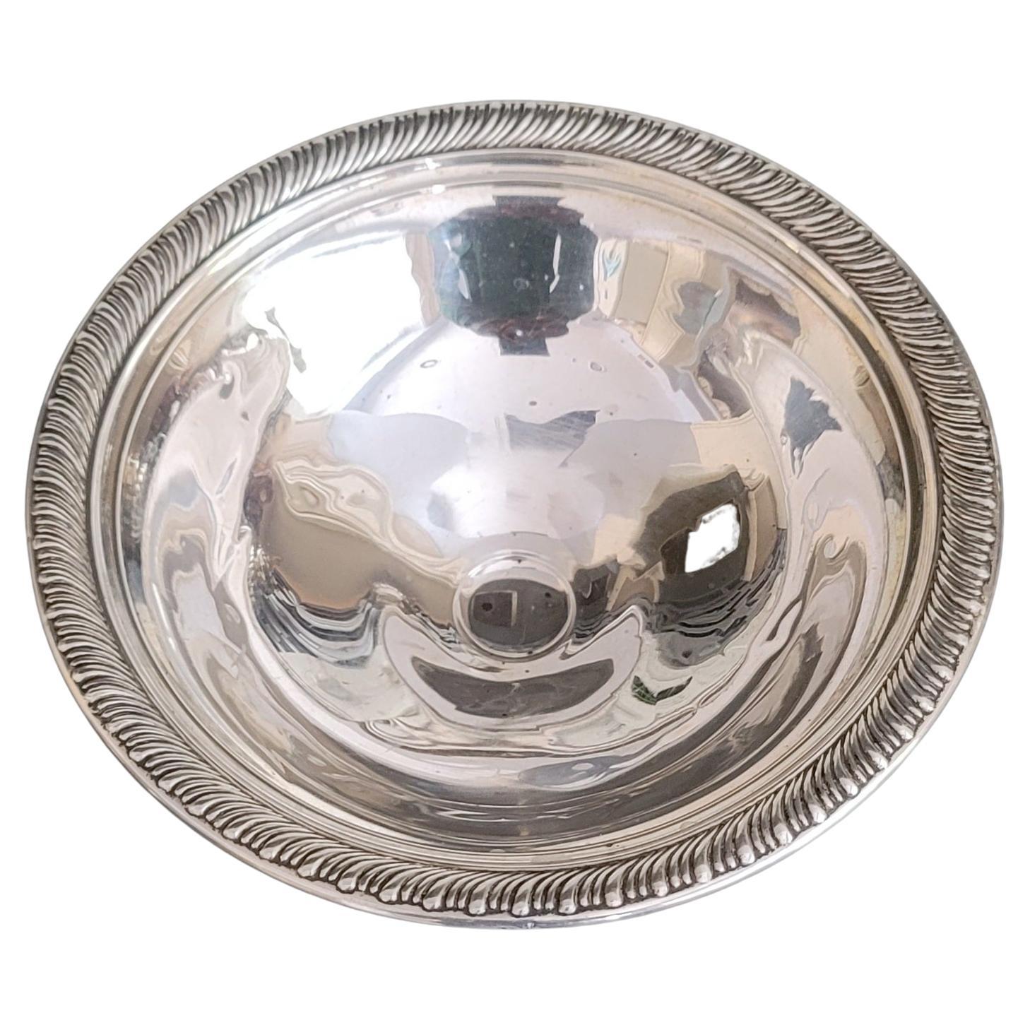 English tested .925 Sterling Silver Compote dish candy. Weighted.
Good condition.