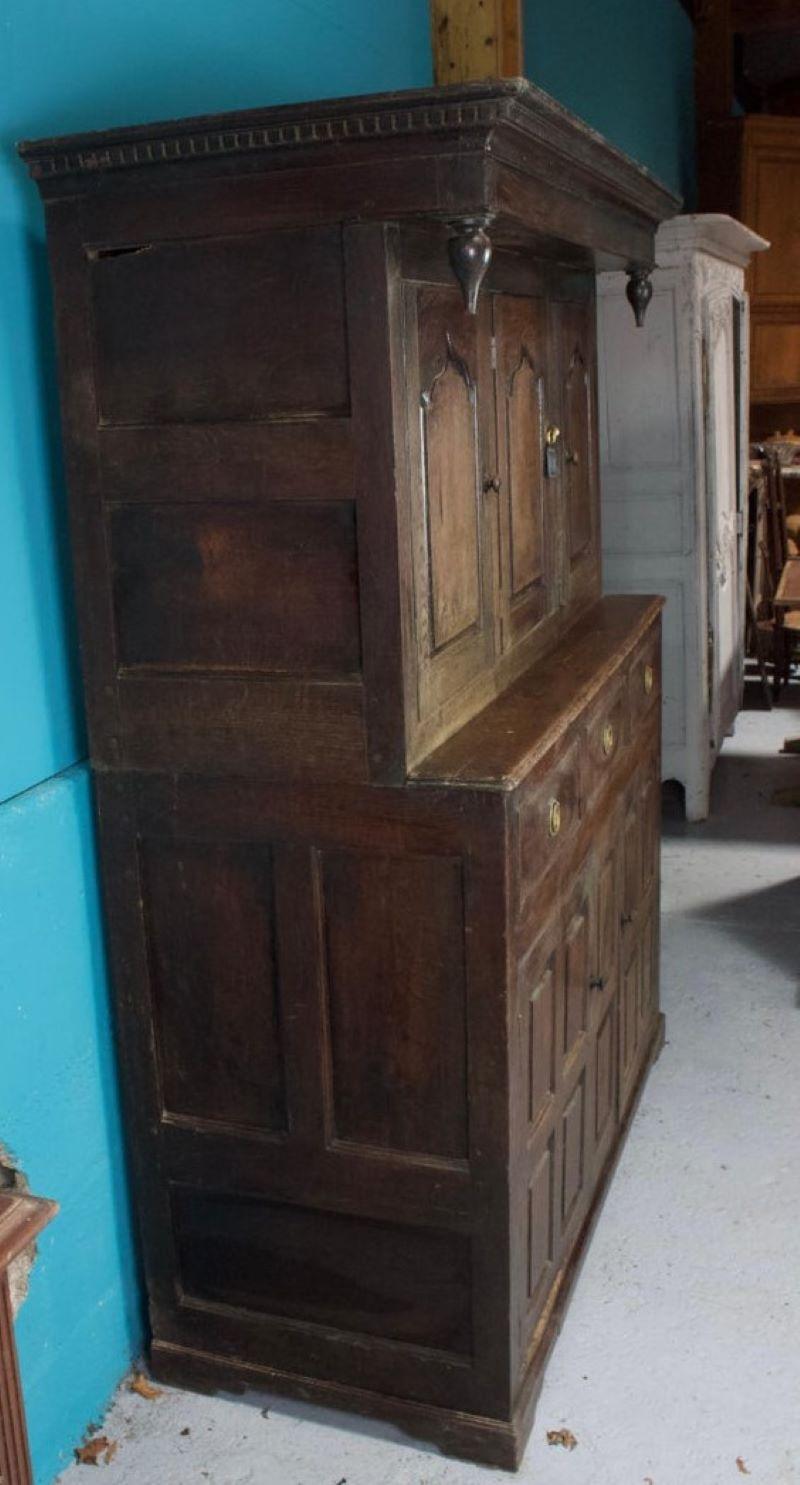 English Welsh Buffet in Oak XVIIIth Century - English antiques - United Kingdom For Sale 2