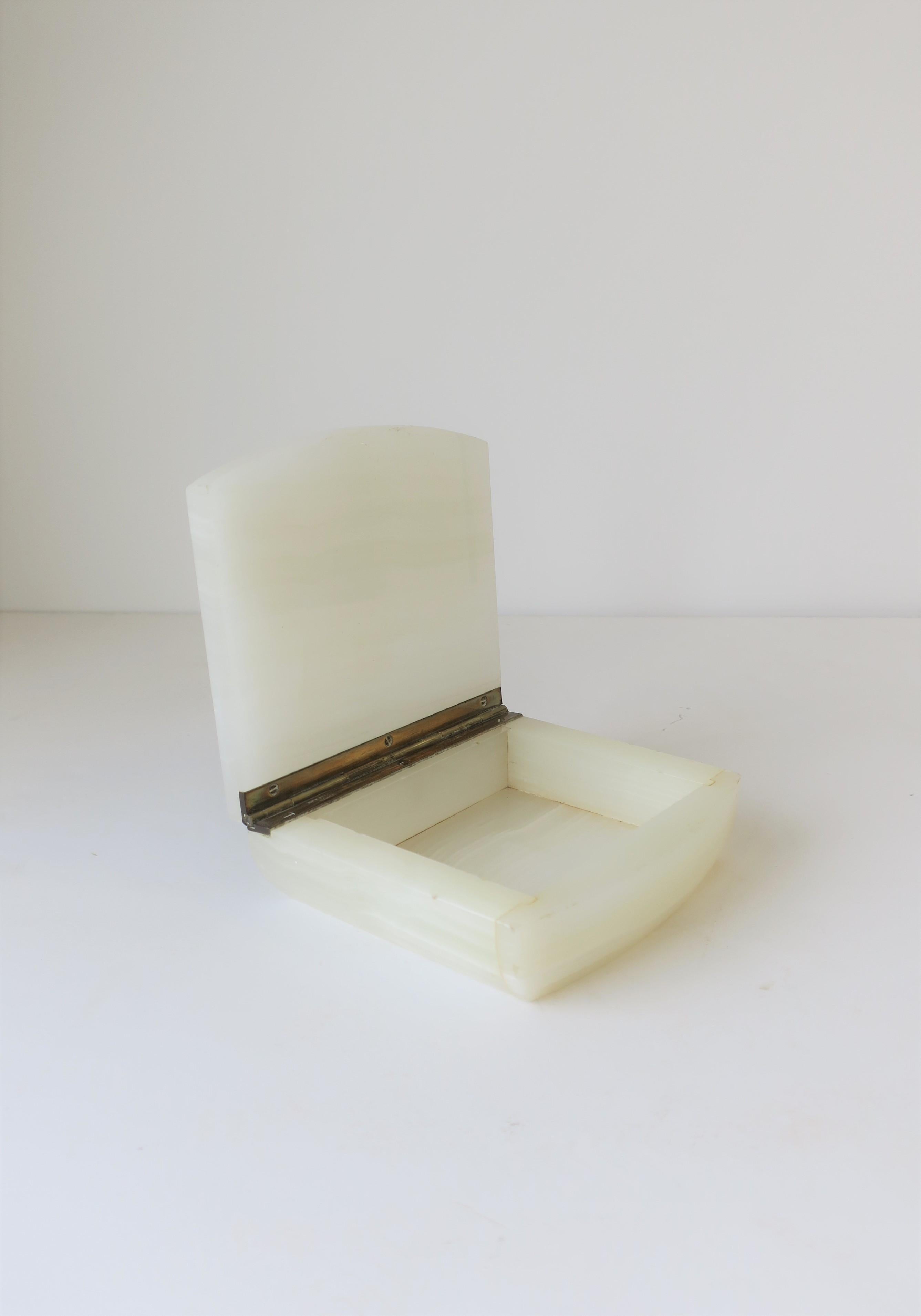 Art Deco Modern English Onyx Marble Jewelry Box  For Sale 5