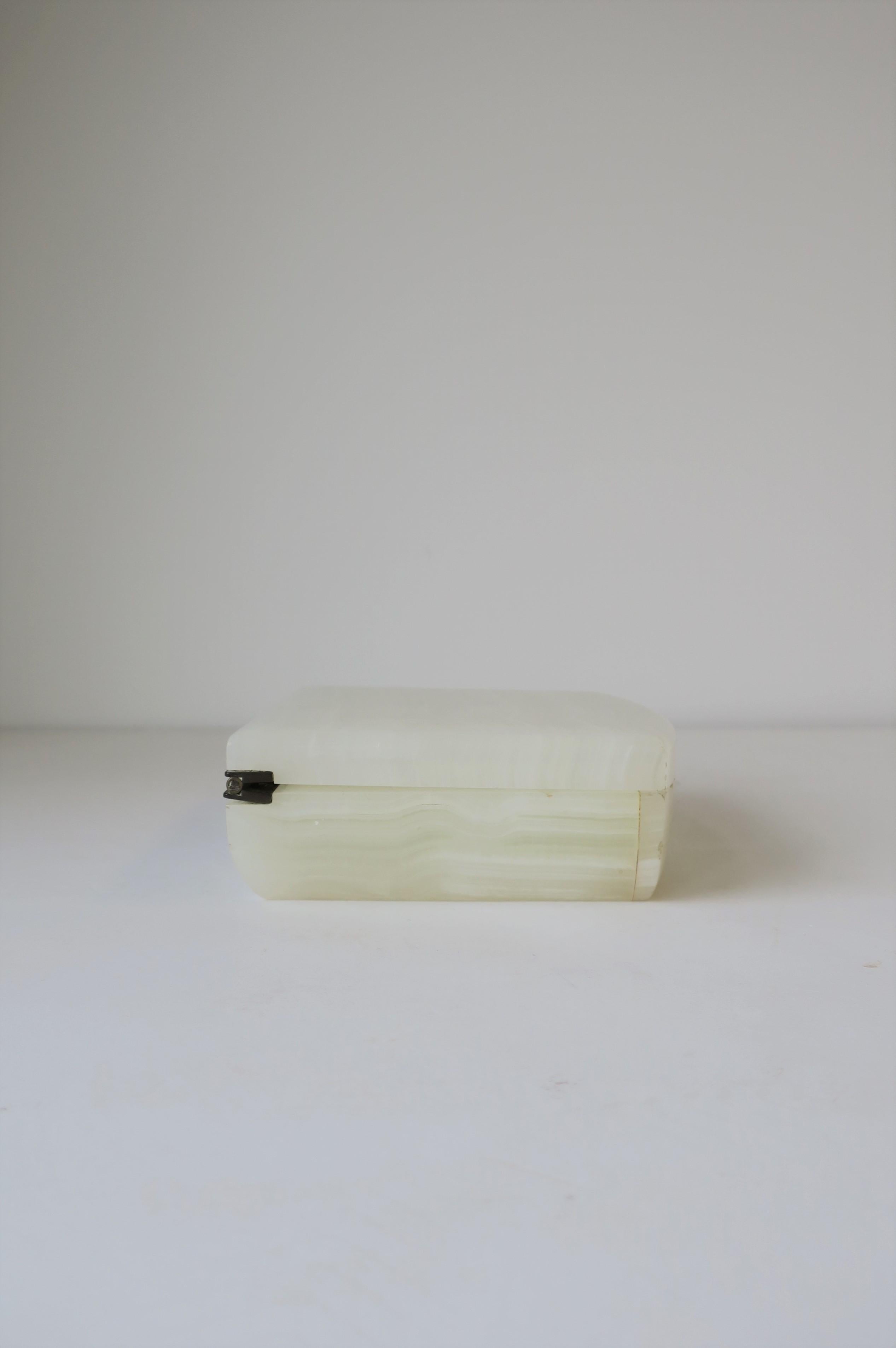 Art Deco Modern English Onyx Marble Jewelry Box  For Sale 9