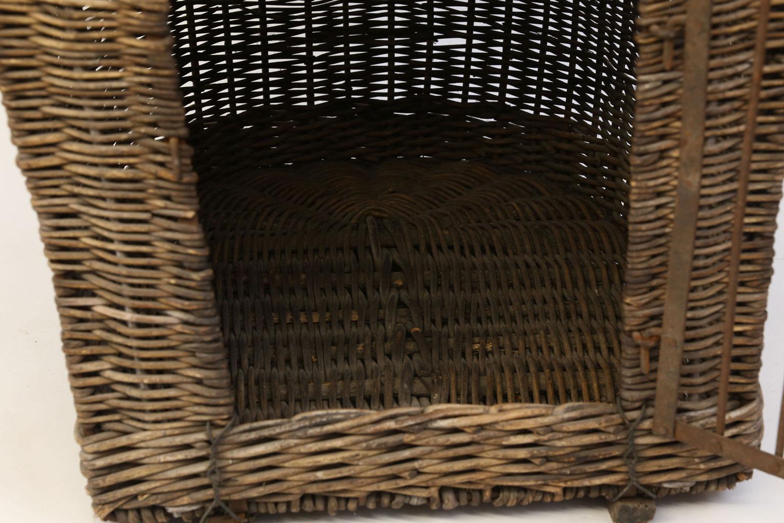 English Brown Wicker Dog Kennel Basket For Sale 2