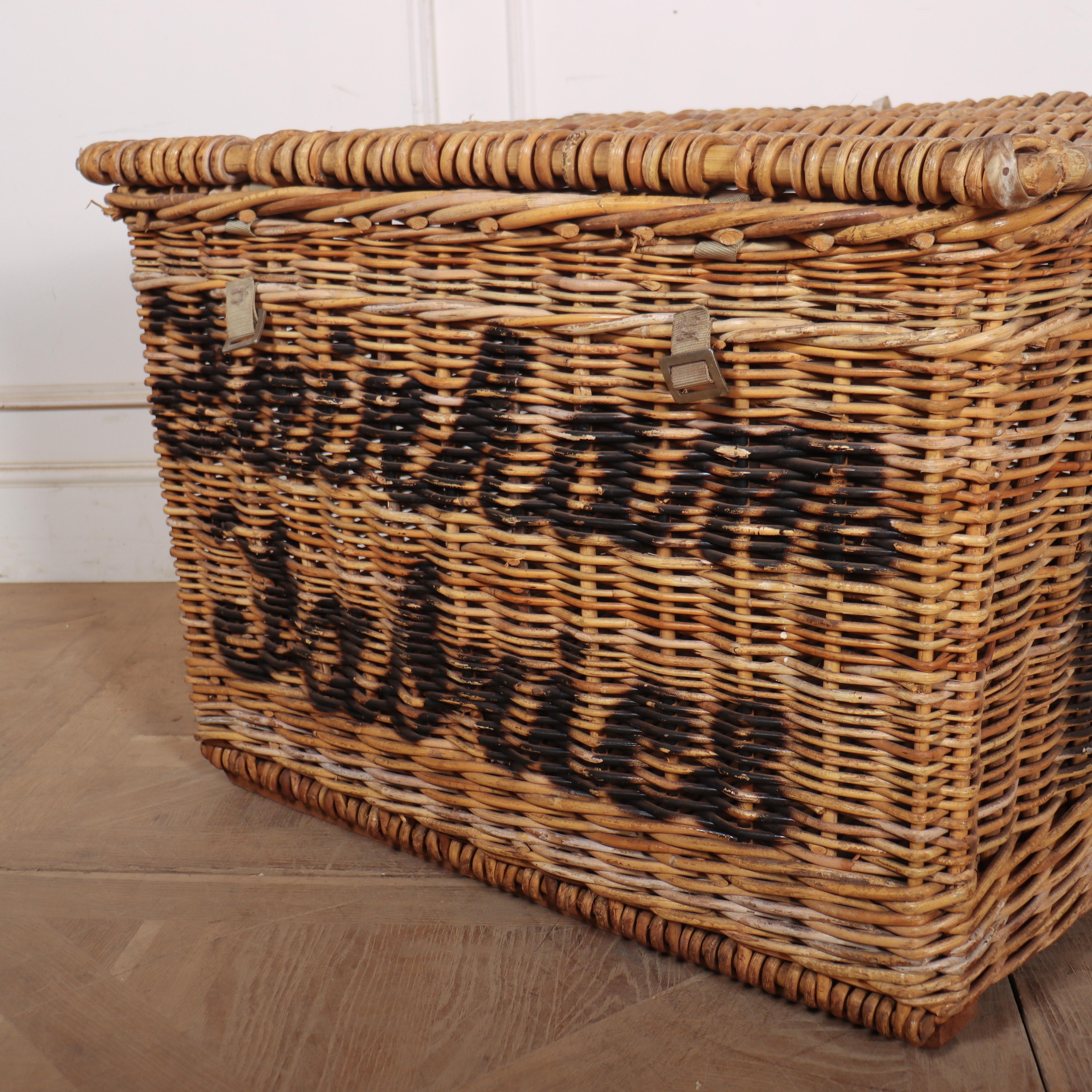 English Wicker Log Basket In Good Condition For Sale In Leamington Spa, Warwickshire