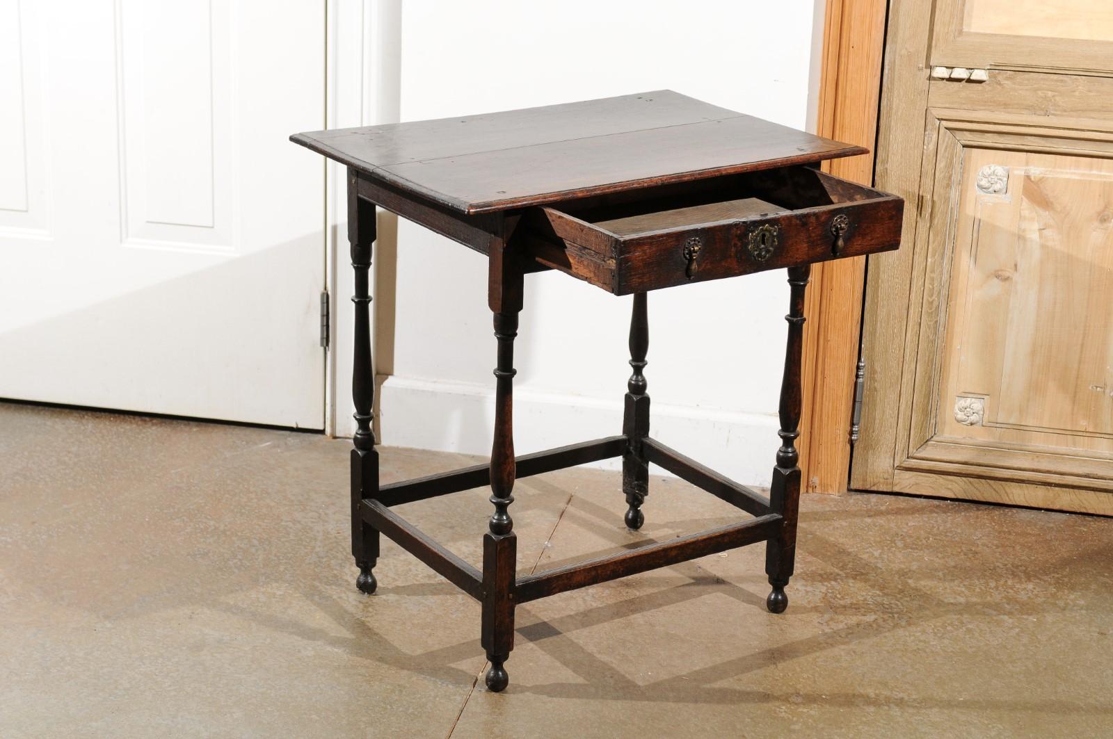 English William and Mary 1700s Oak Side Table with Drawer and Turned Legs 1