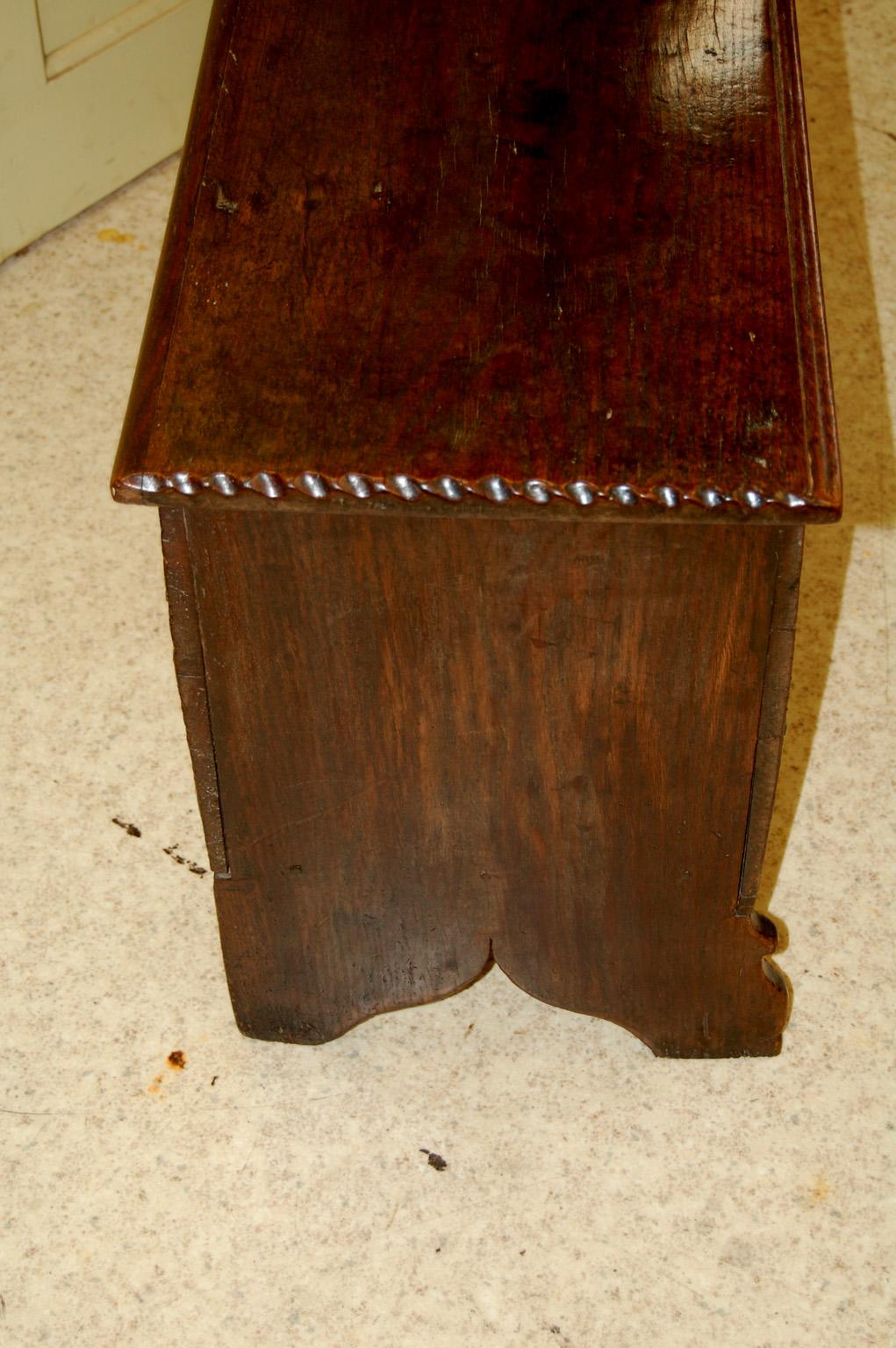 English William and Mary 17th Century Oak Coffer with Bootjack Ends Small Size For Sale 1