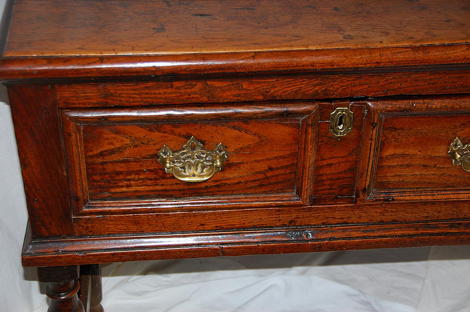 English William and Mary Period Oak Low Dresser with Molded Drawers In Good Condition In Wells, ME