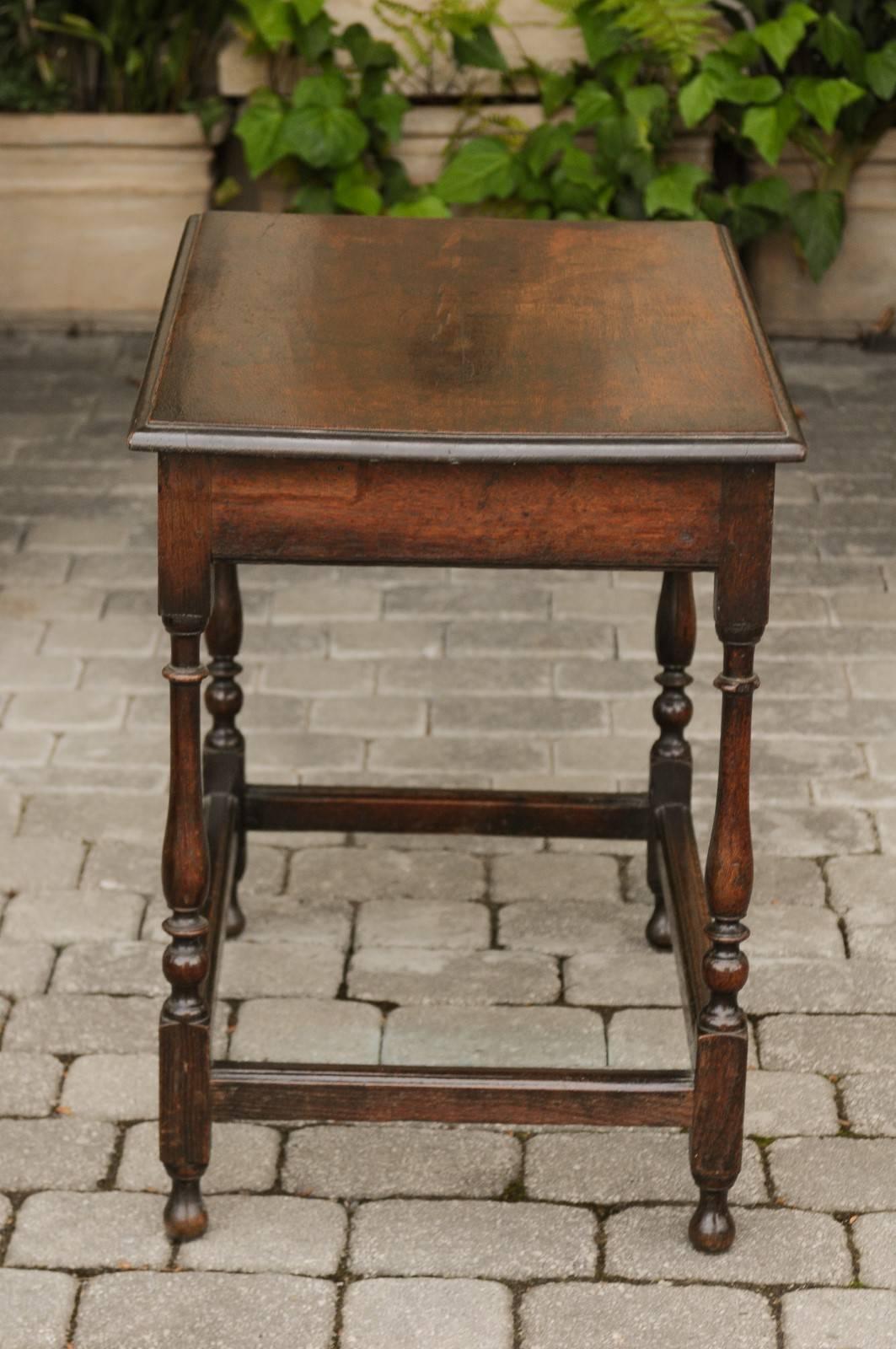 English William and Mary Style 1900s Oak Side Table with Drawer and Turned Legs 3