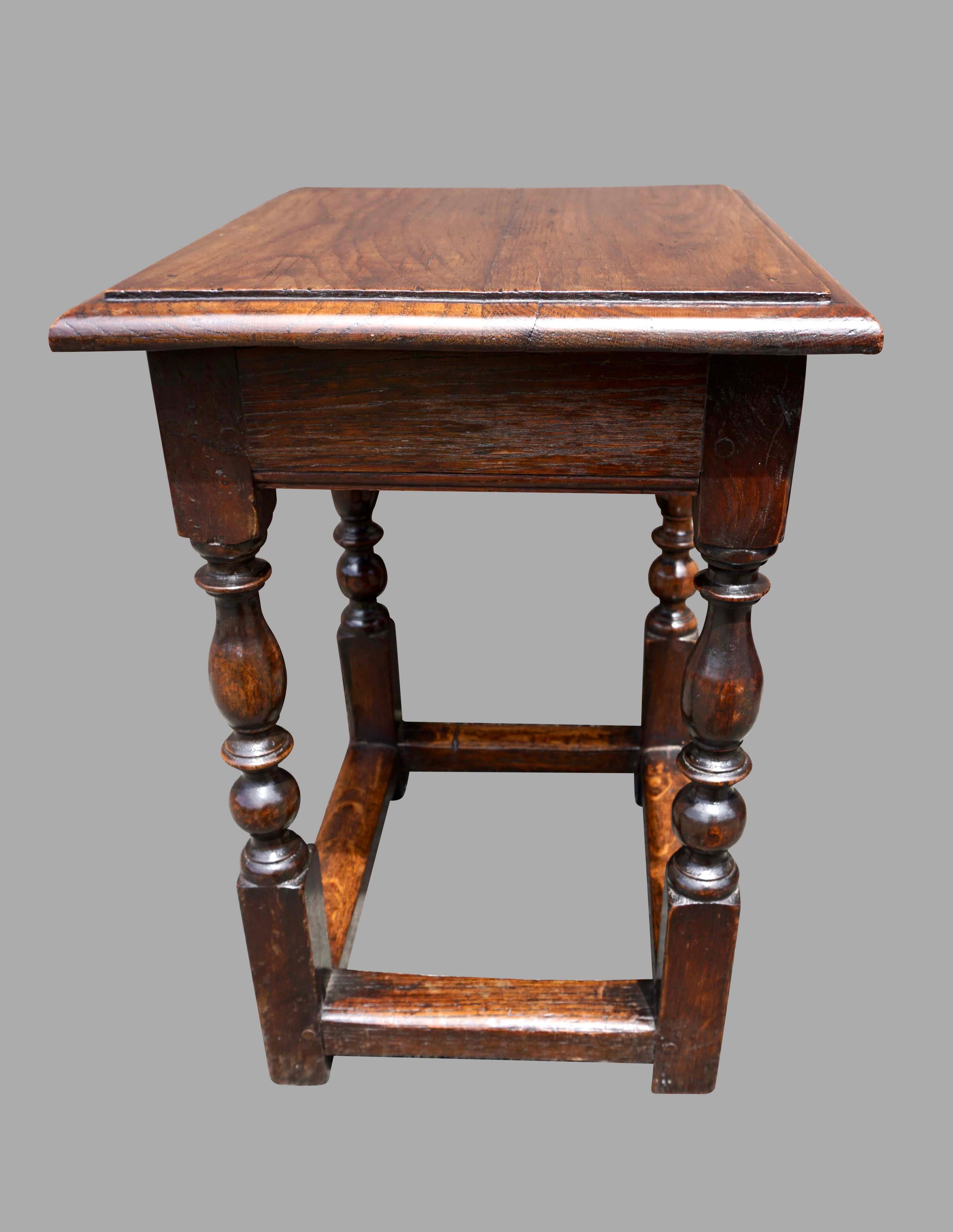 English William and Mary Style Oak Joint Stool In Good Condition In San Francisco, CA