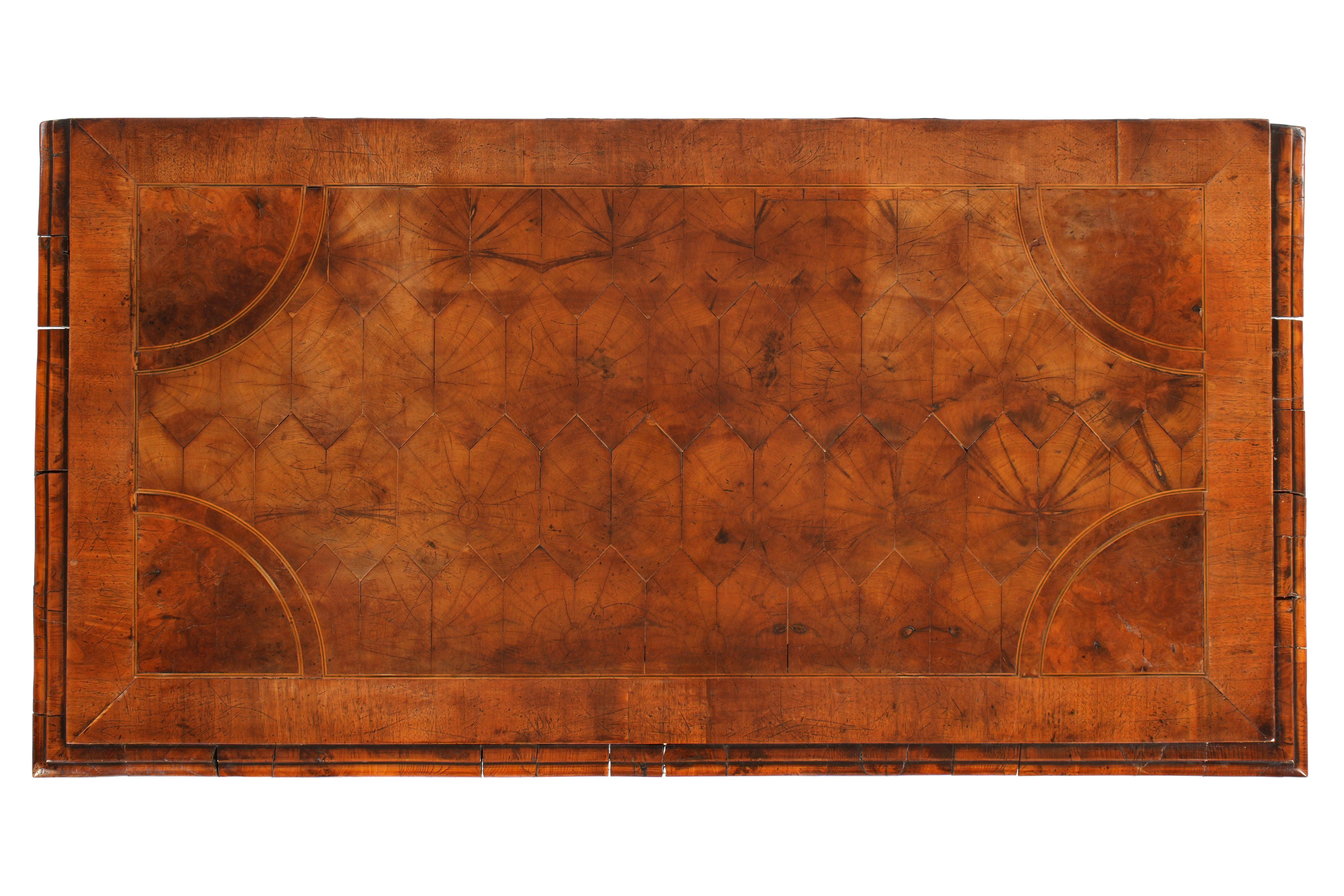 XIXe siècle Table à écrire en placage d'huître de style William & Mary en vente