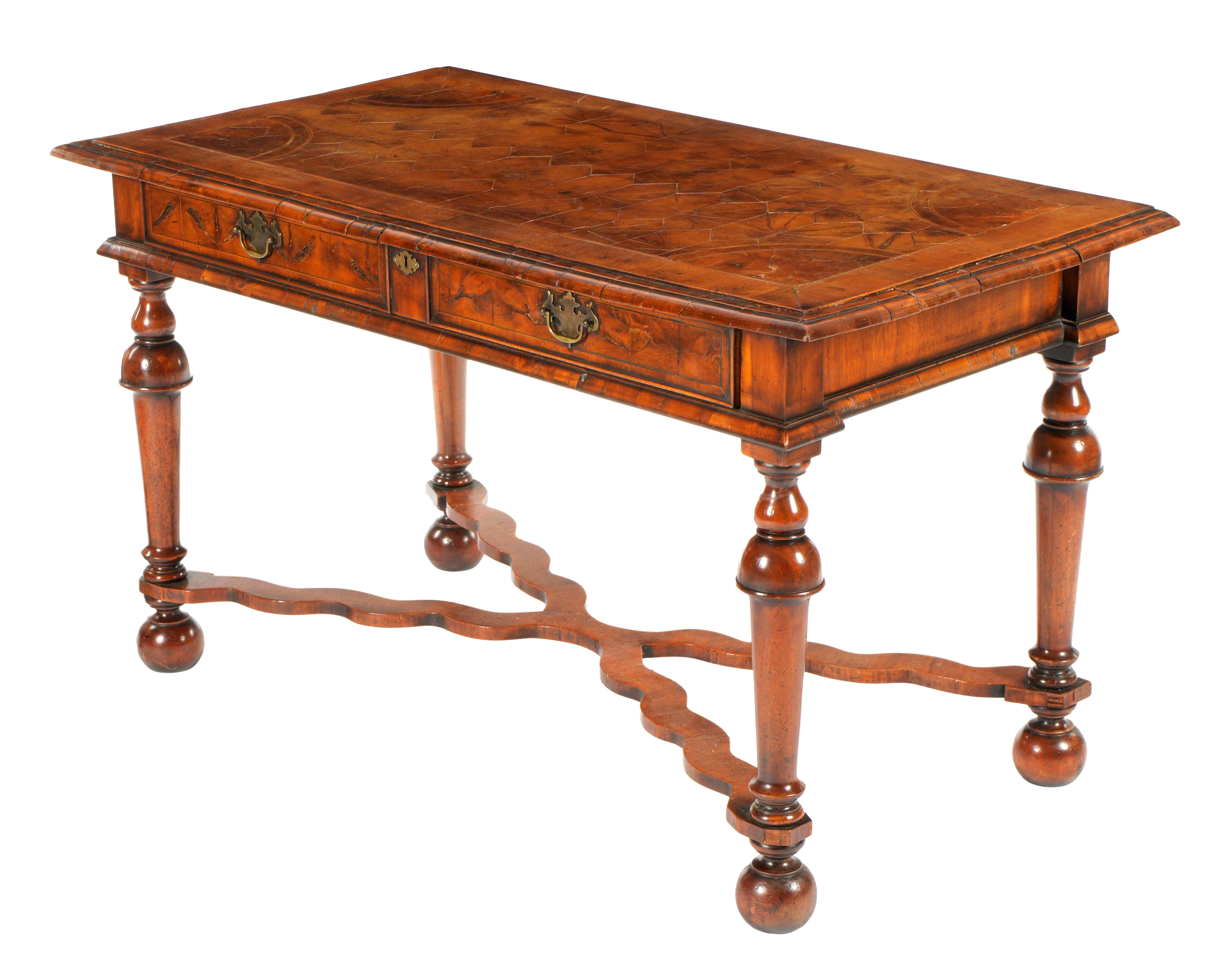 Table à écrire en placage d'huître de style William & Mary en vente 1