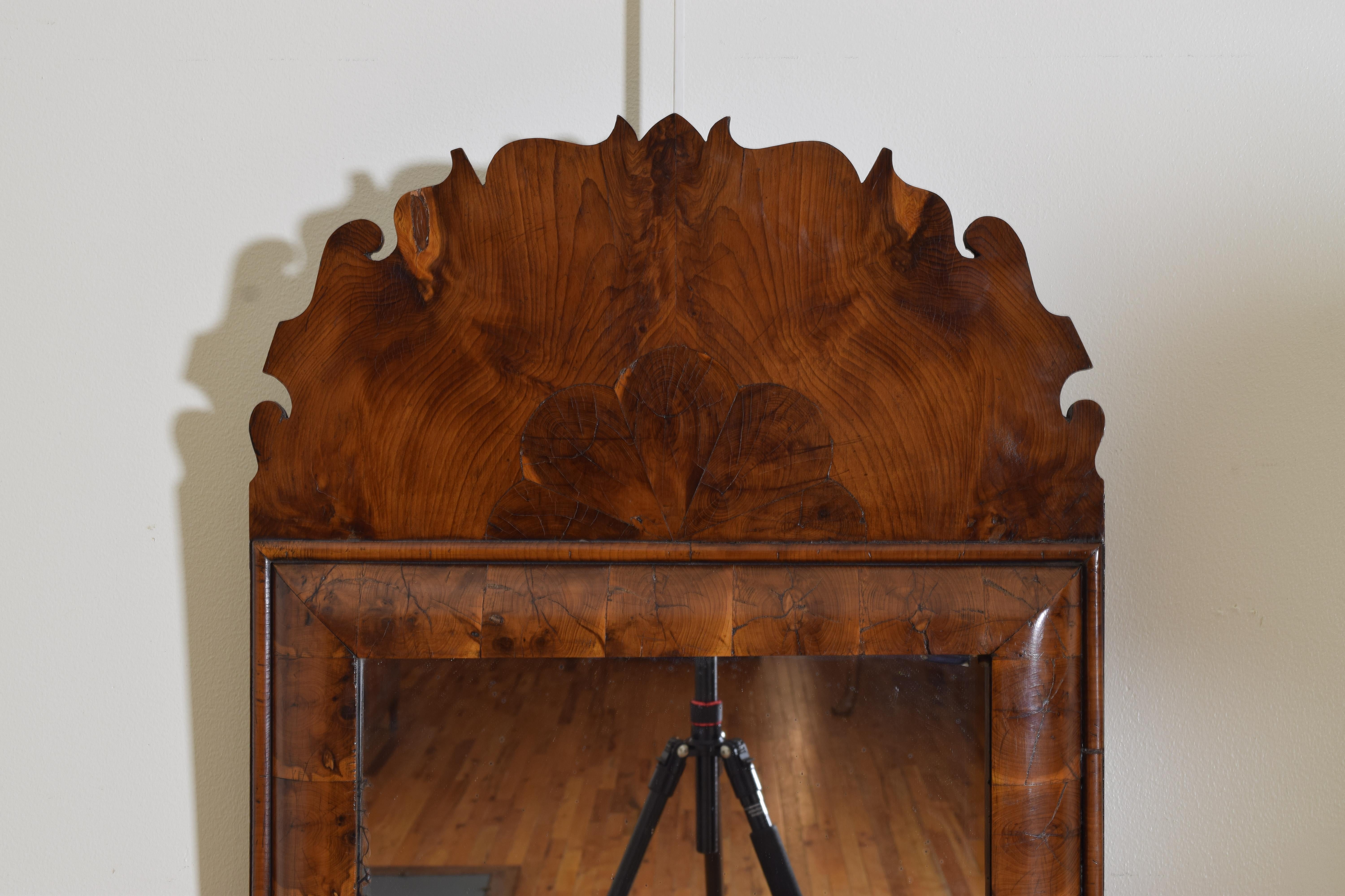 English William and Mary Style Oyster Walnut Mirror, mid 19th century For Sale 1