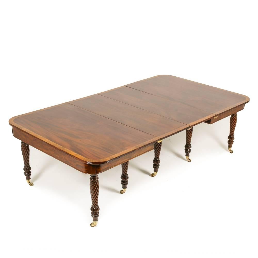 Mid-19th Century English William IV Banquet Table with Seven Leaves