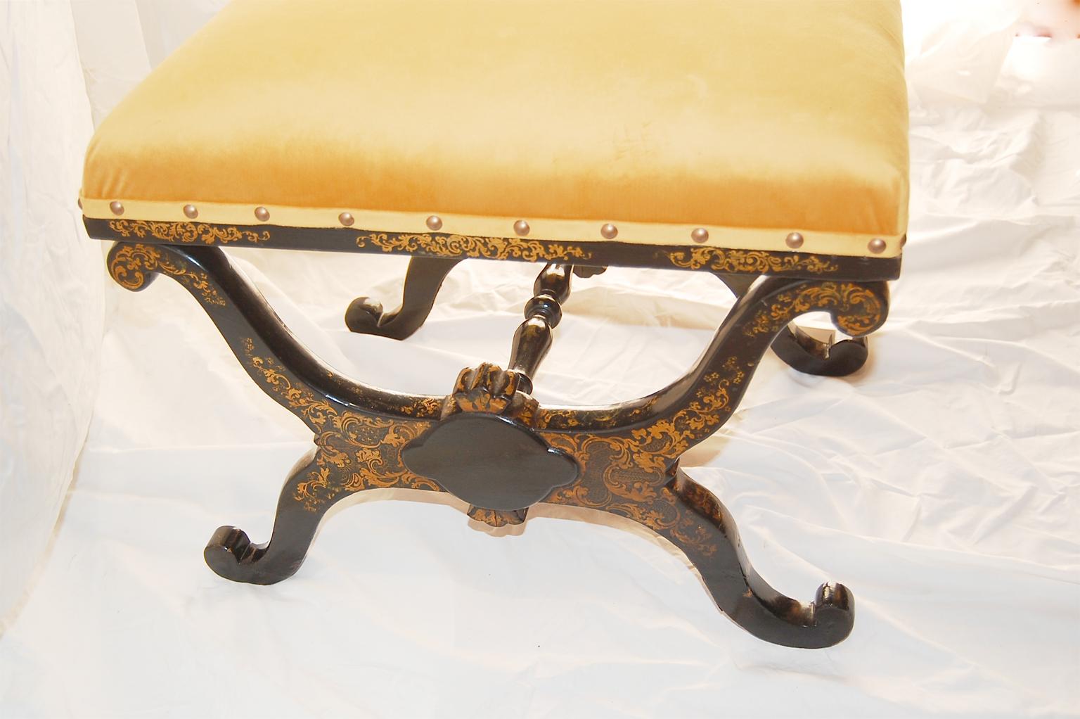 English William IV Black Lacquered X Frame Stool with Original Gold Decoration For Sale 1